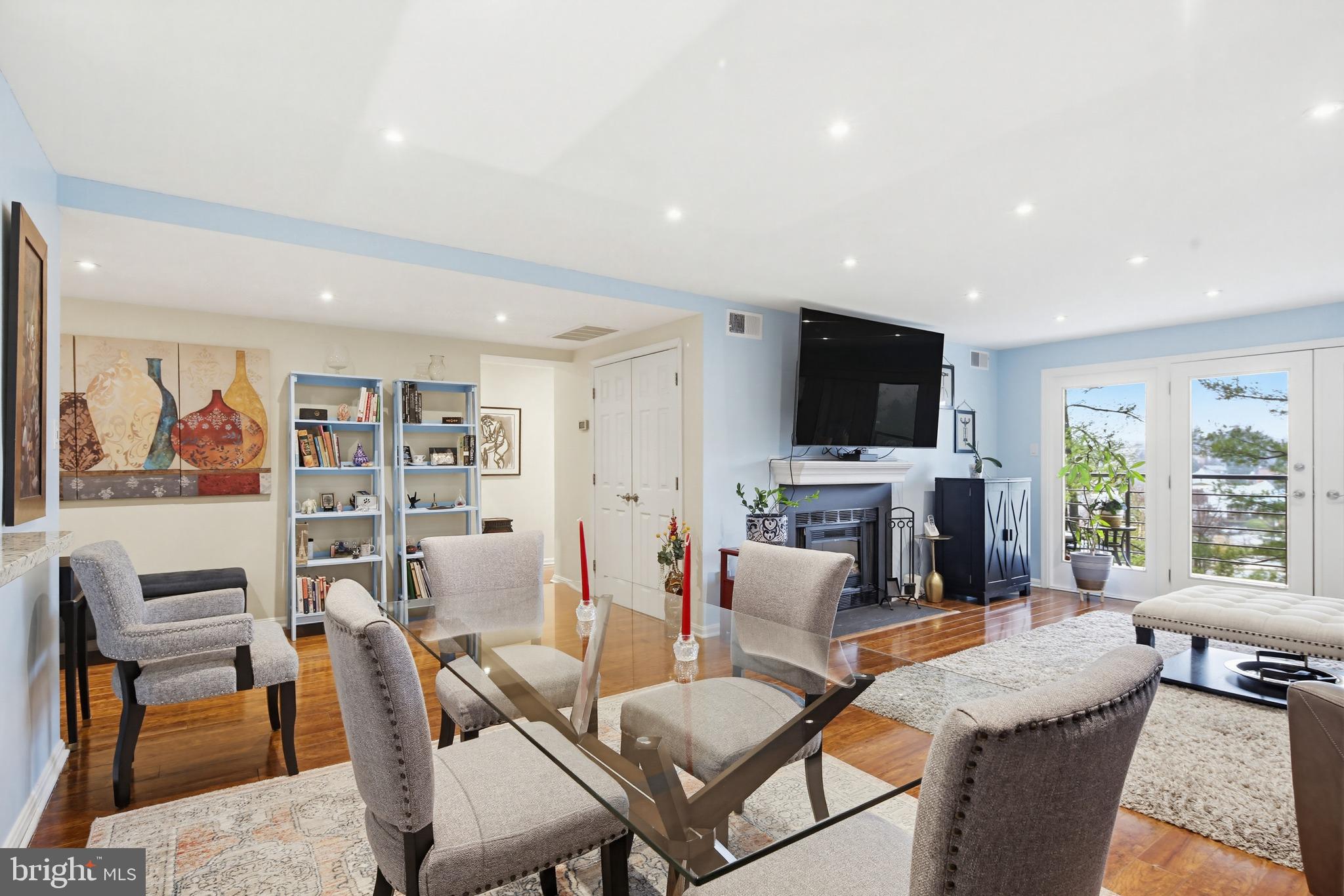 ROLAND PARK - Residential