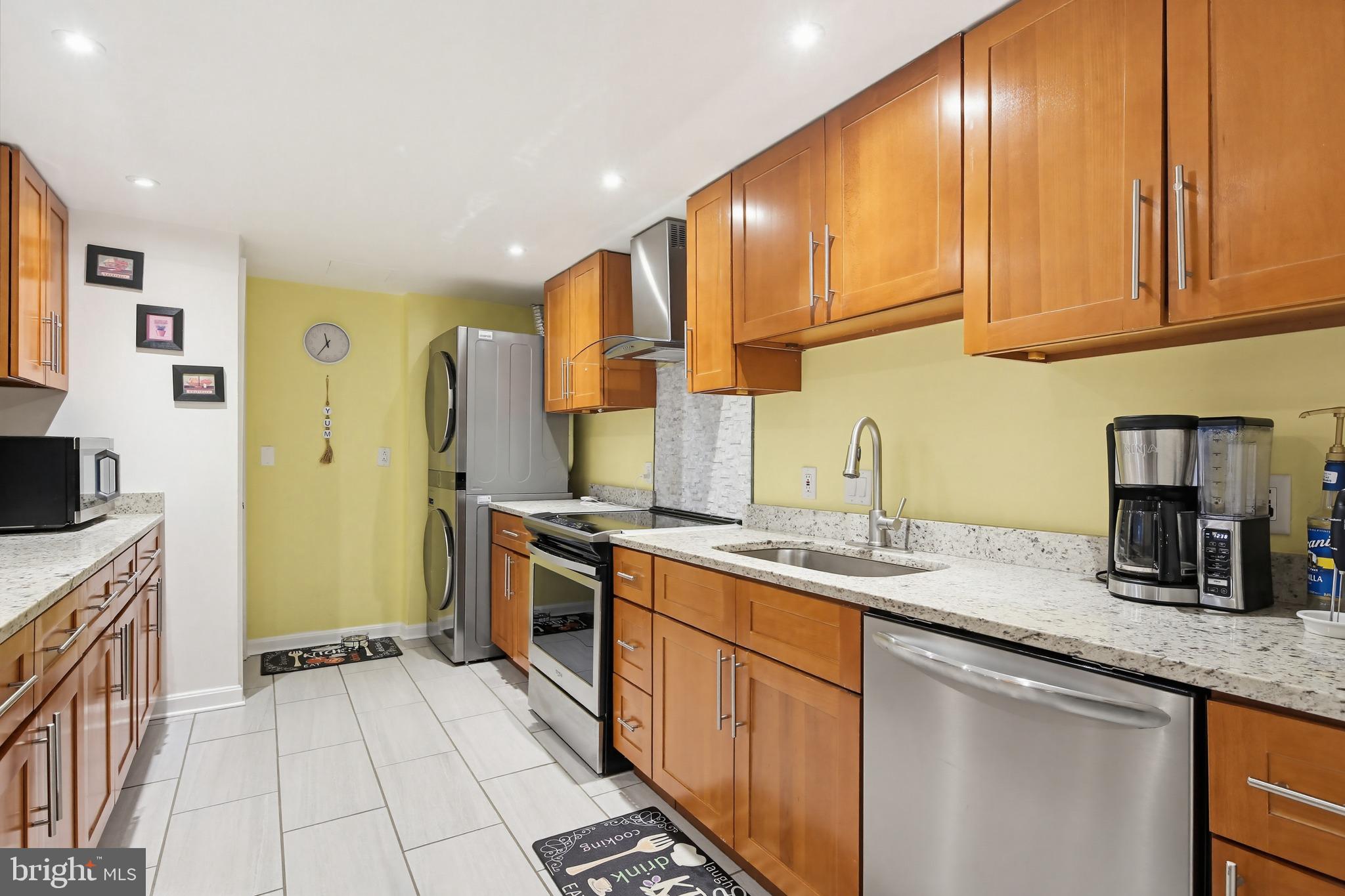 ROLAND PARK - Residential