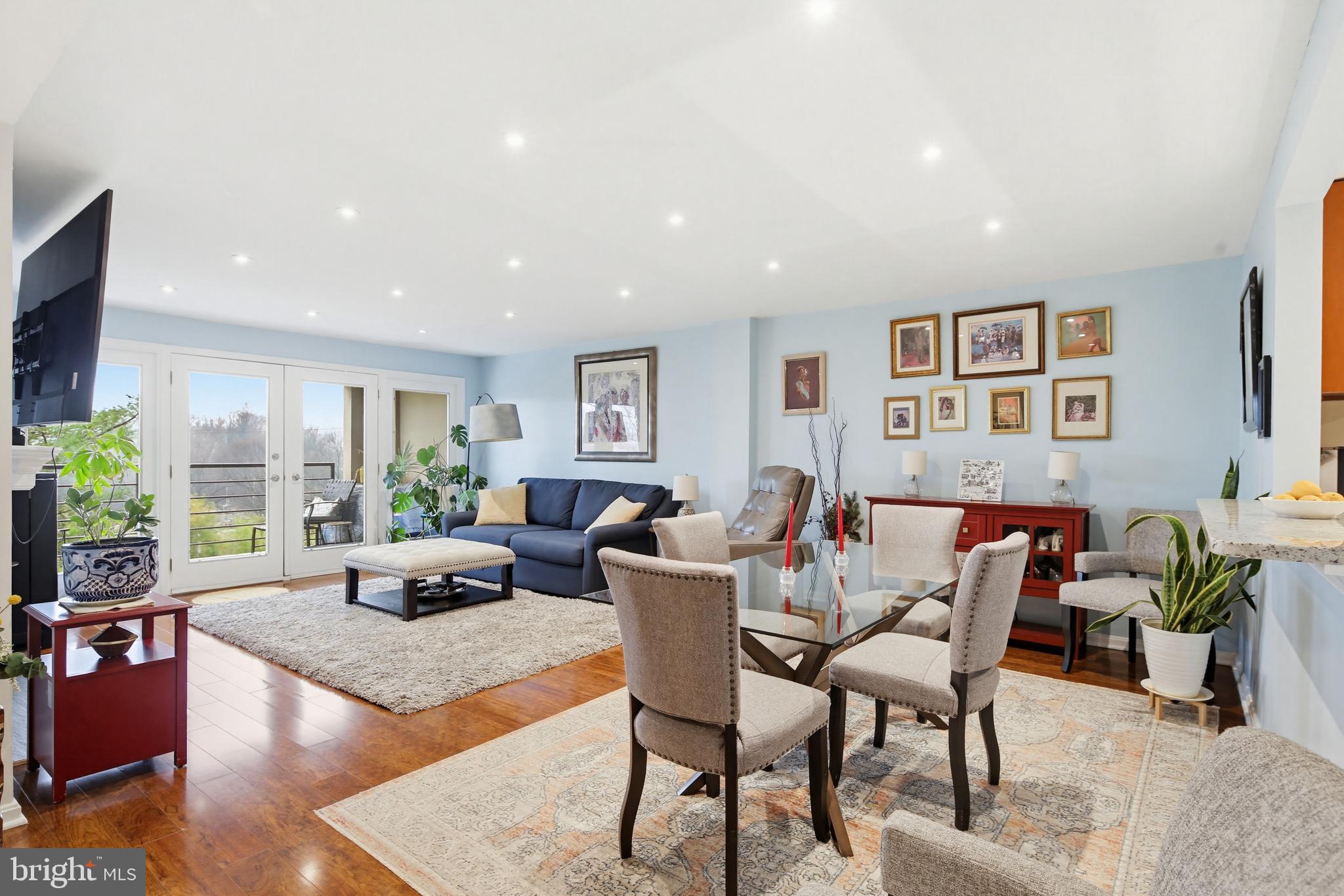 ROLAND PARK - Residential