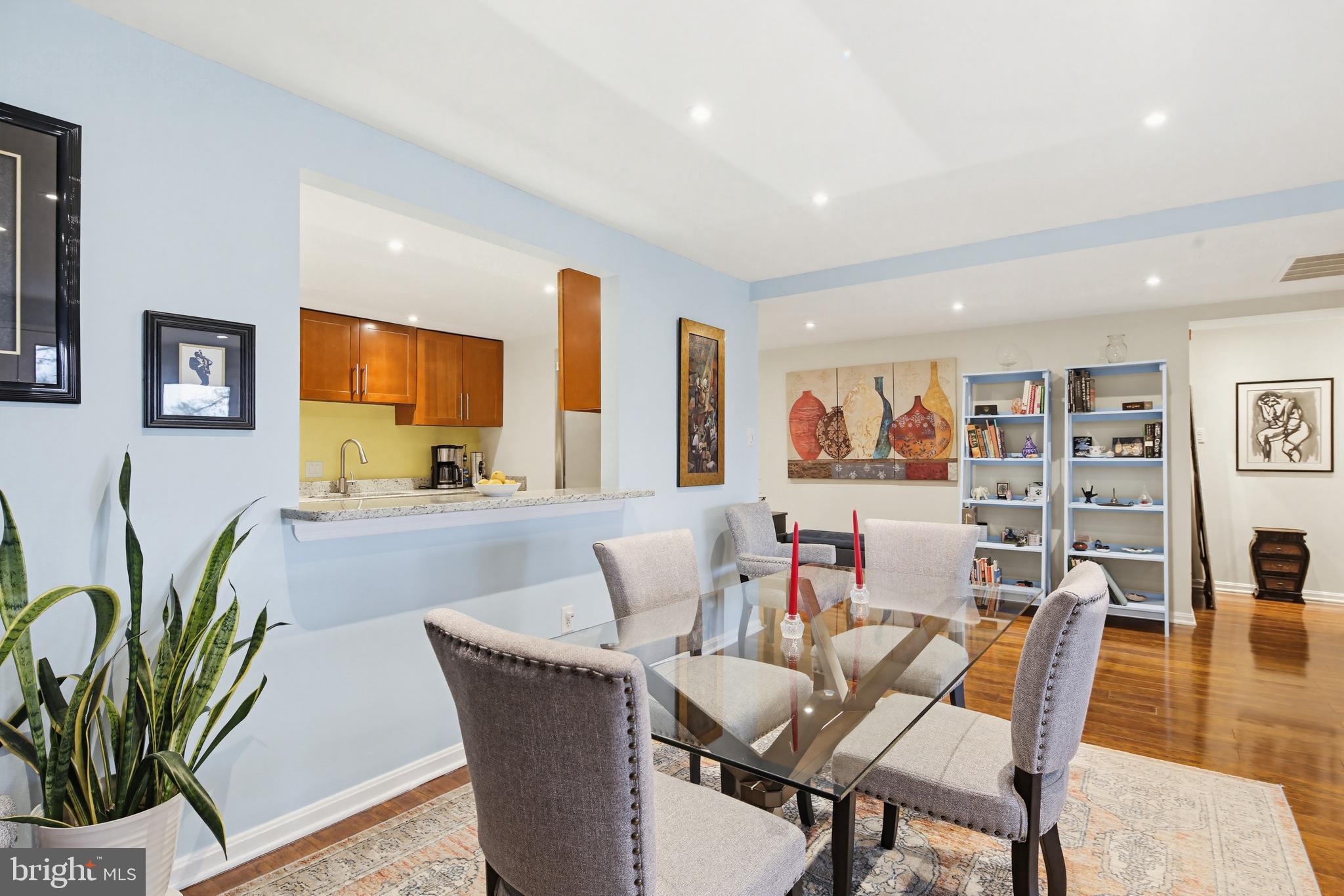 ROLAND PARK - Residential