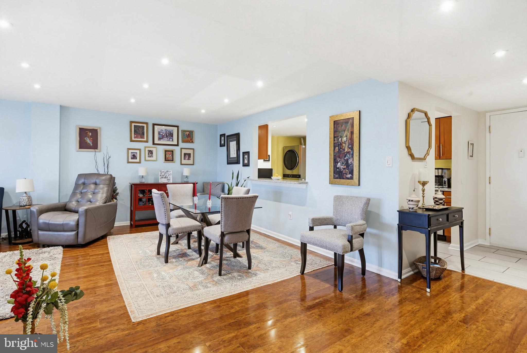 ROLAND PARK - Residential