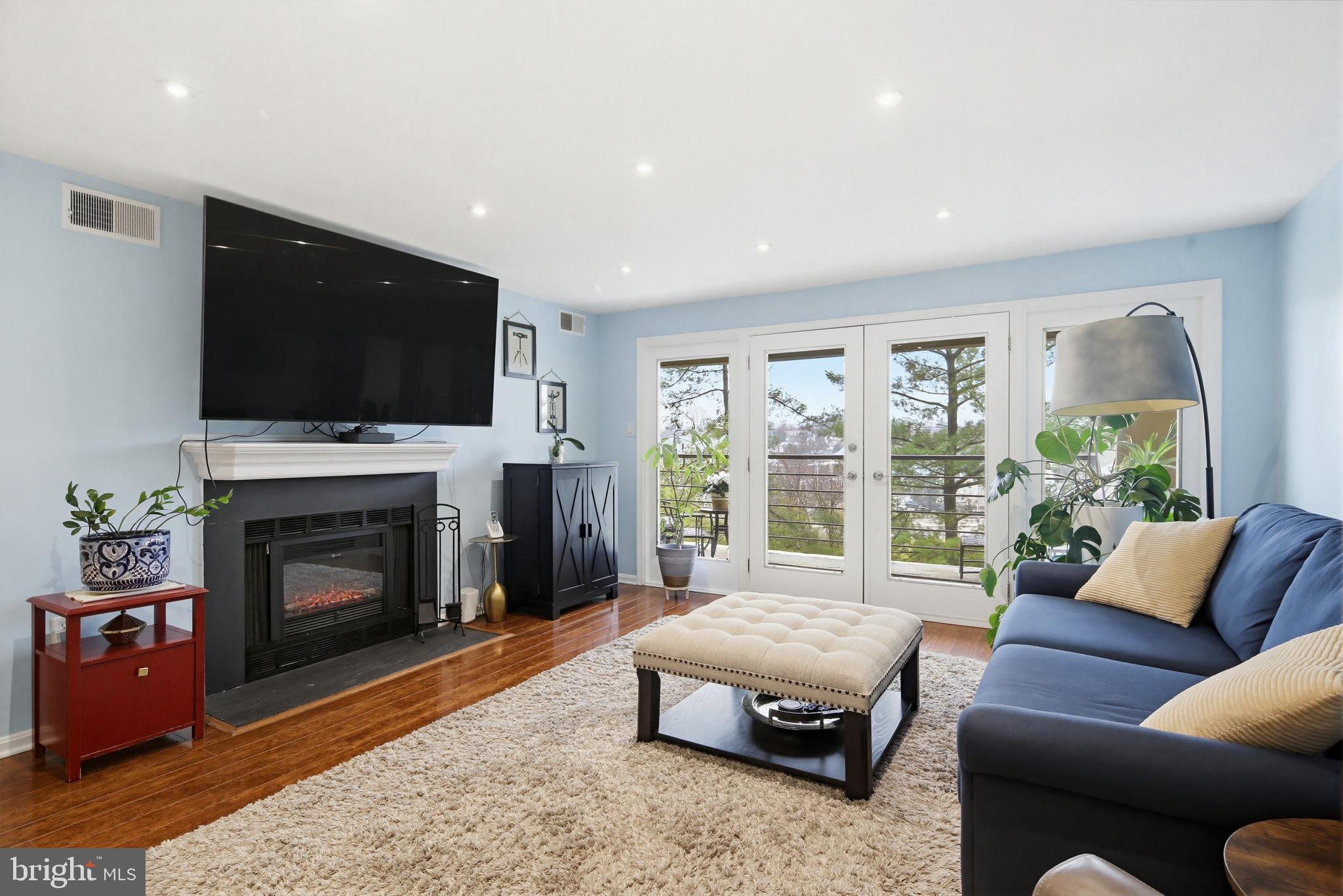 ROLAND PARK - Residential