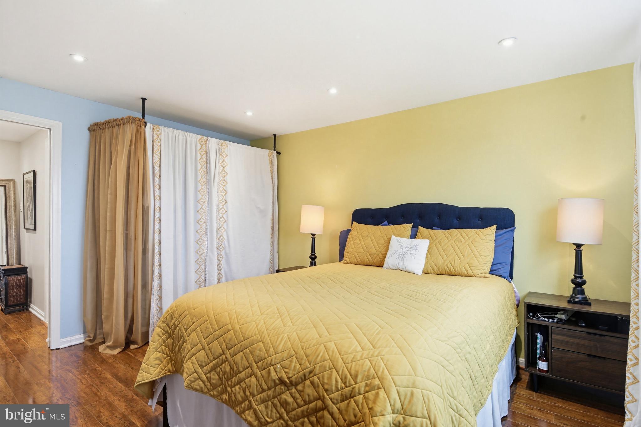 ROLAND PARK - Residential