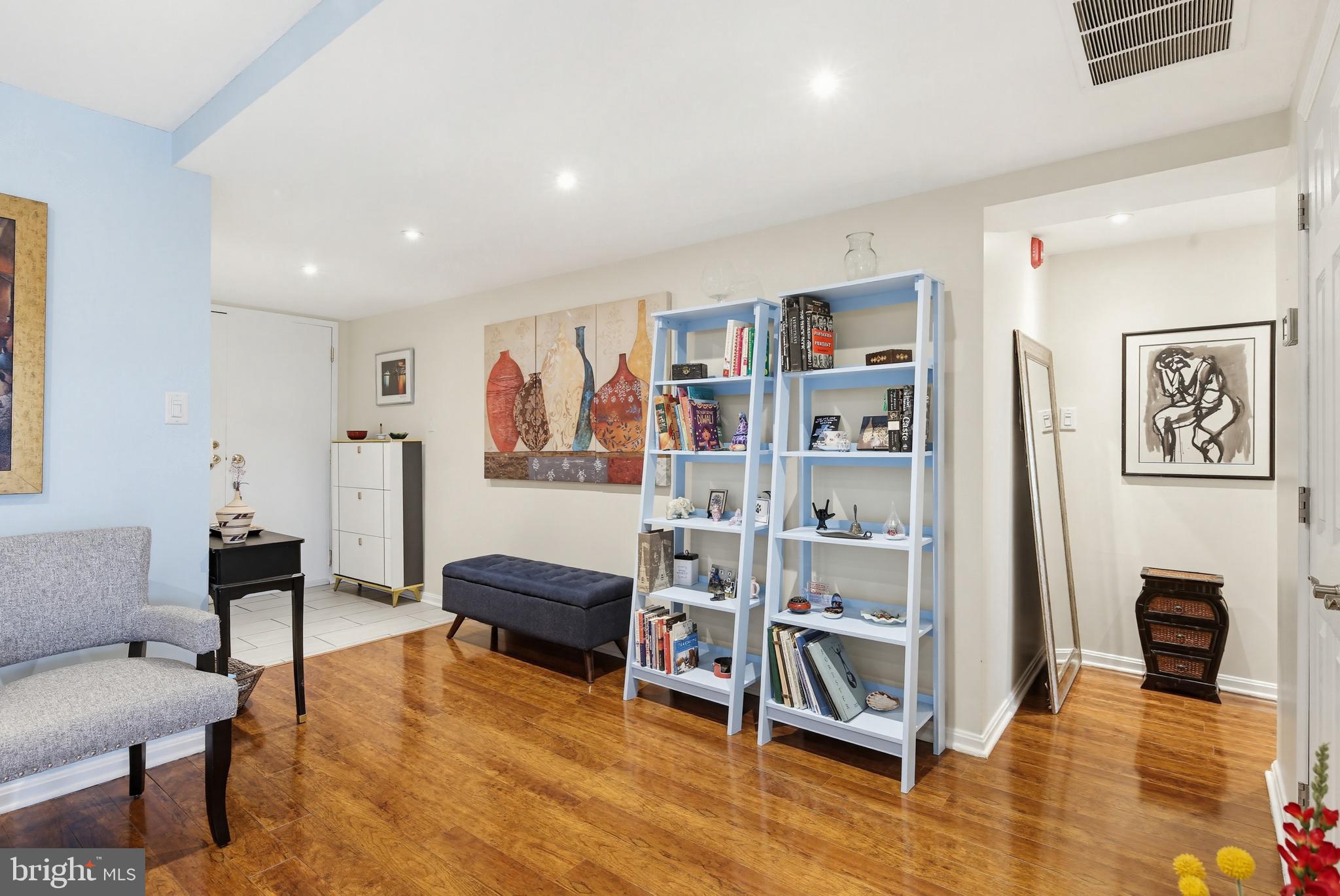 ROLAND PARK - Residential