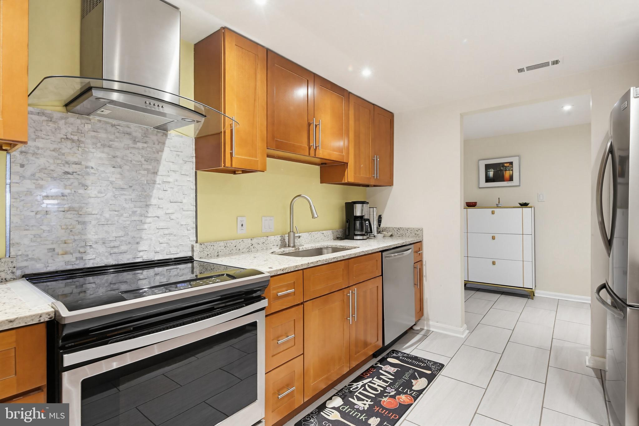 ROLAND PARK - Residential