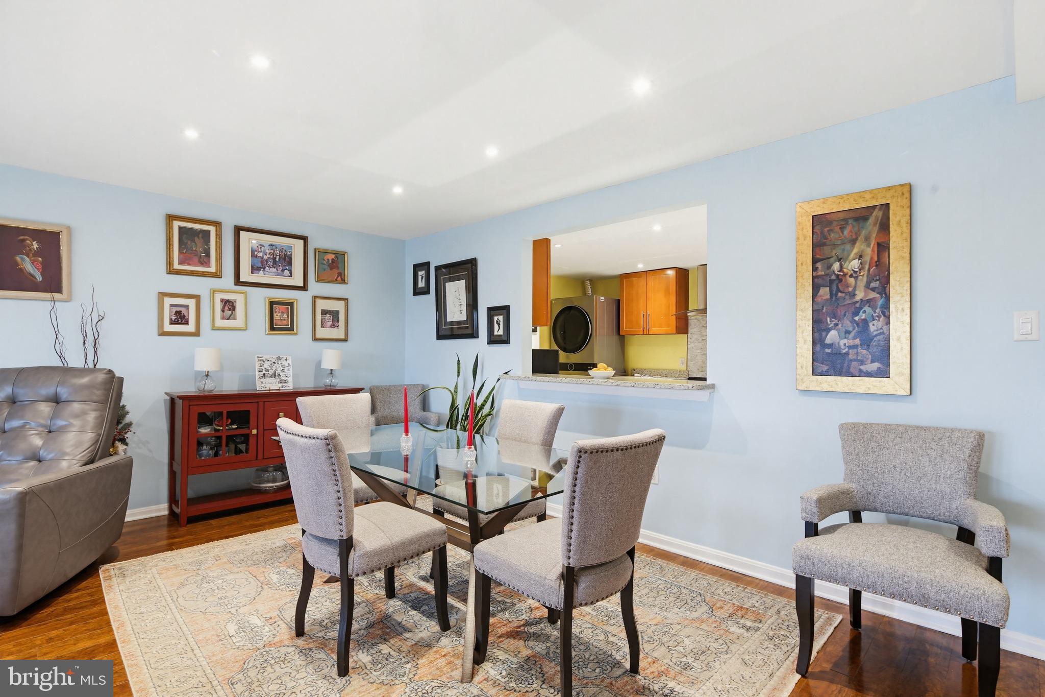 ROLAND PARK - Residential