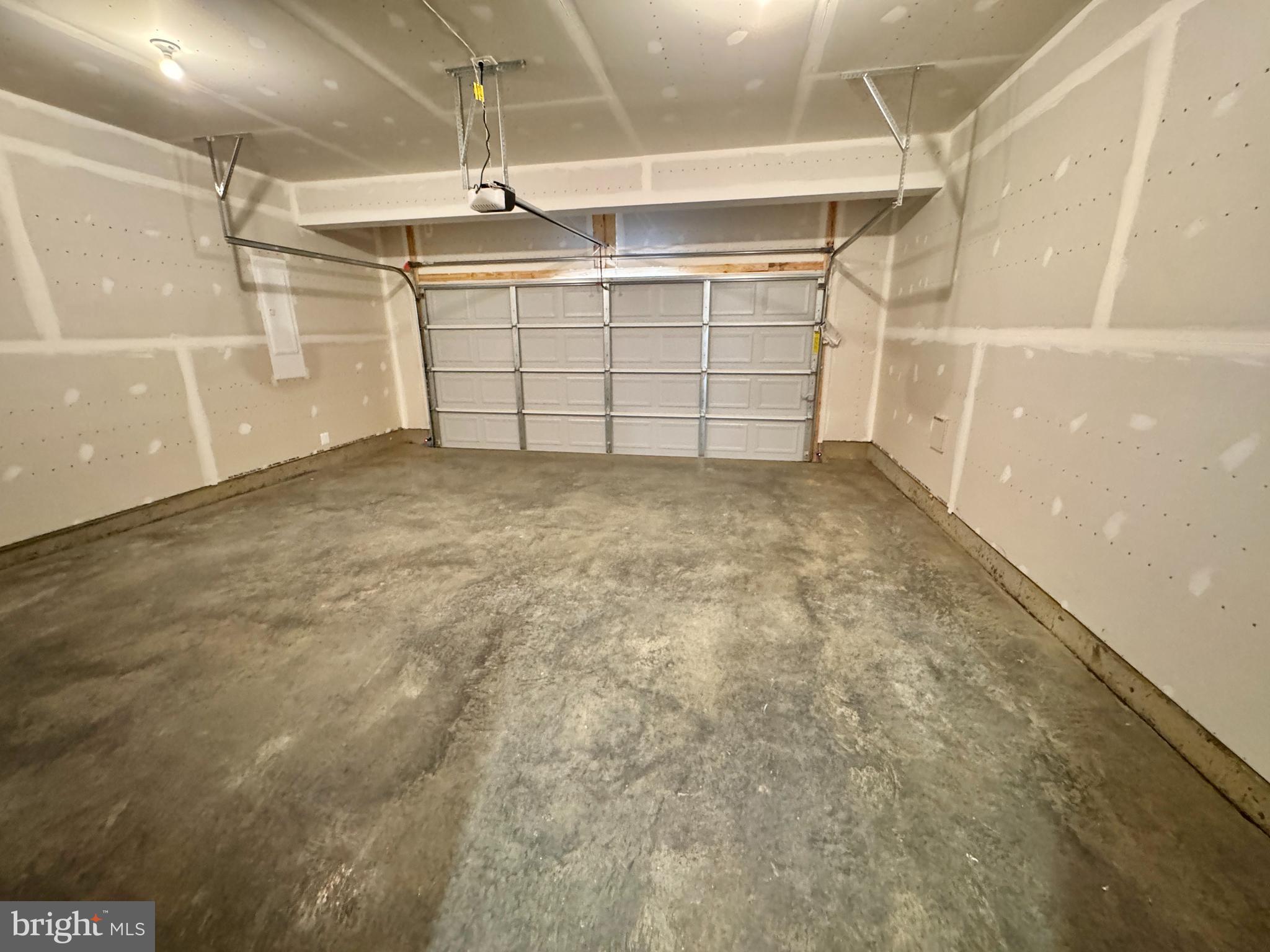 RED CLOVER MEADOWS - Residential Lease