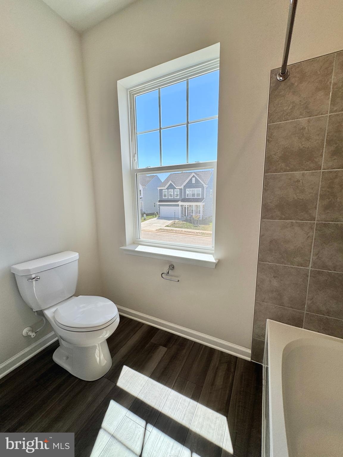 RED CLOVER MEADOWS - Residential Lease