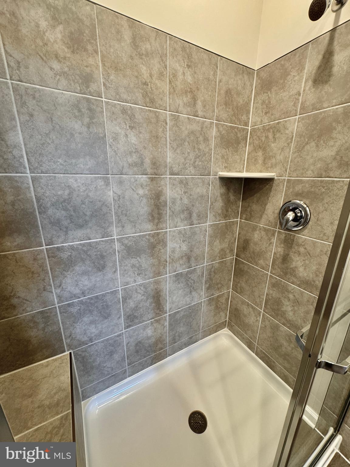 RED CLOVER MEADOWS - Residential Lease