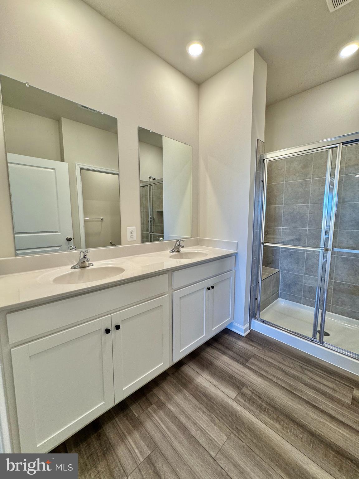 RED CLOVER MEADOWS - Residential Lease