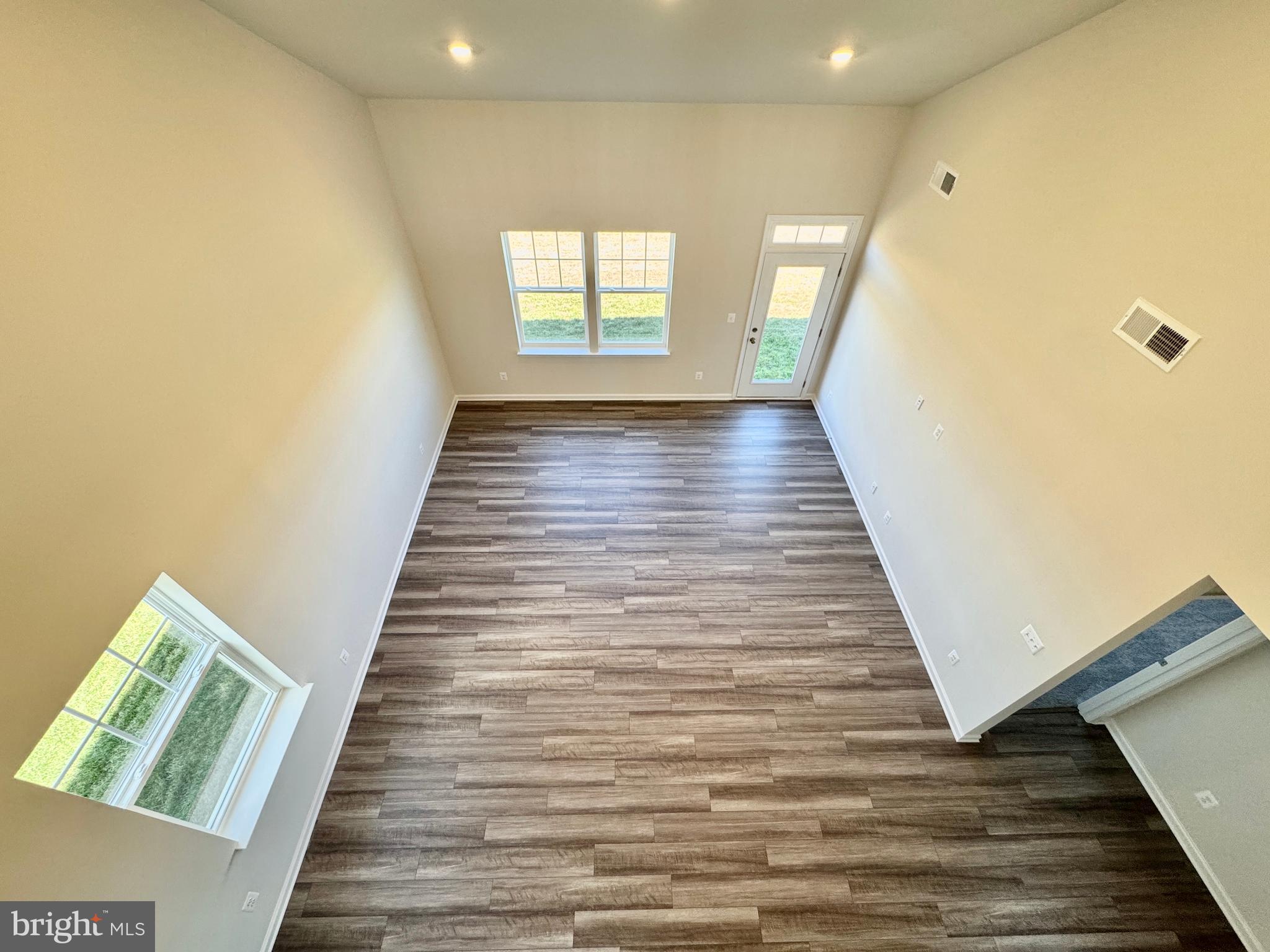 RED CLOVER MEADOWS - Residential Lease