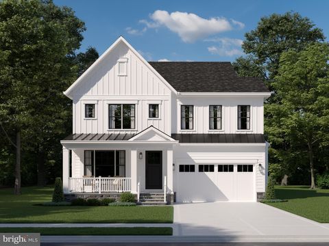 Photo of 9912 Thornwood Road, Kensington, MD 20895 (MLS # MDMC2112210) Photo of 9912 Thornwood Road, Kensington, MD 20895 (MLS # MDMC2112210)