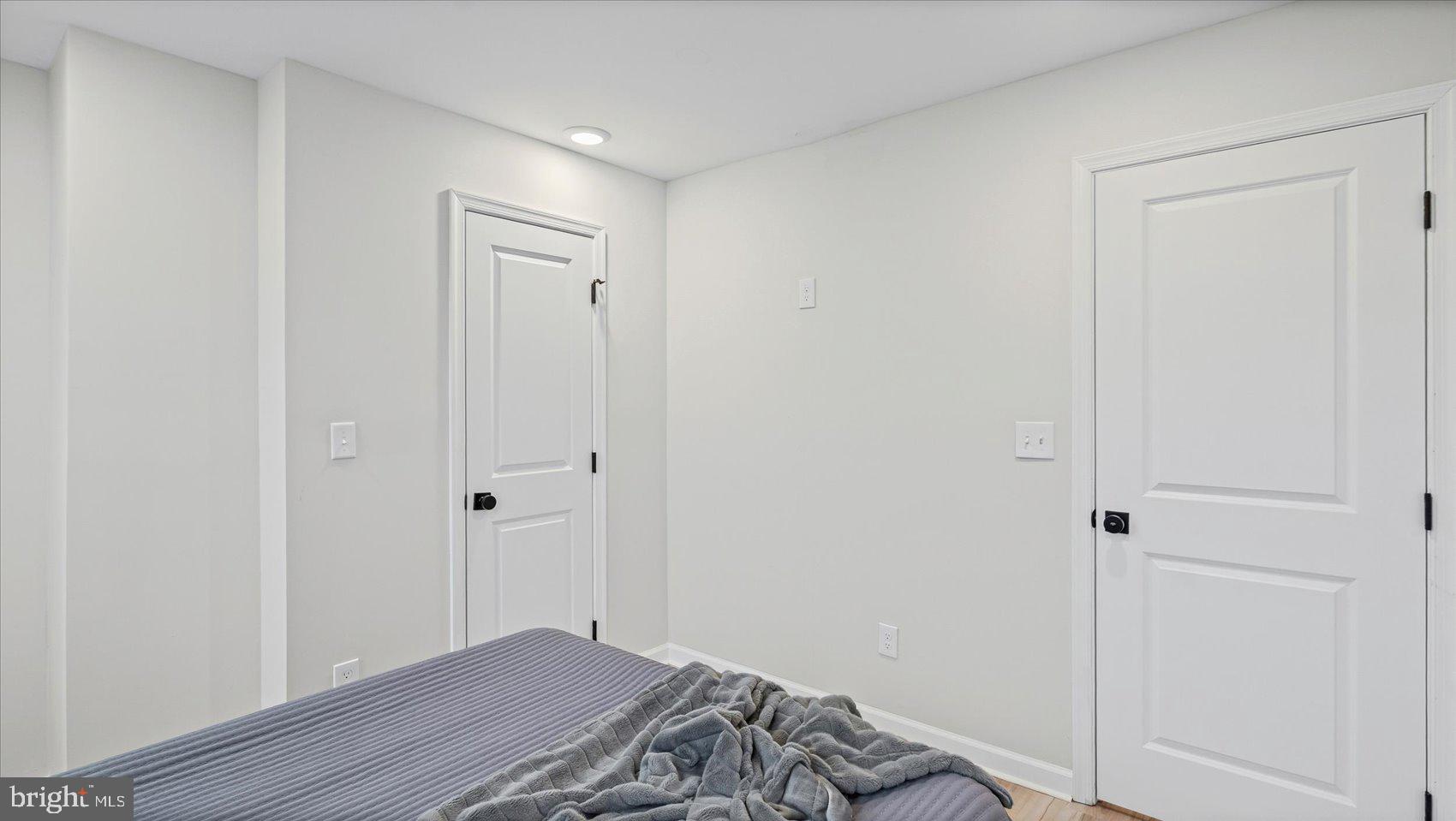 WASHINGTON VILLAGE - Residential