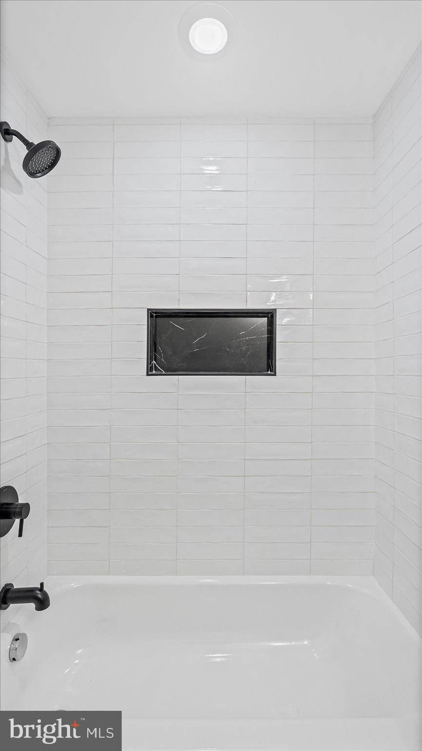 WASHINGTON VILLAGE - Residential