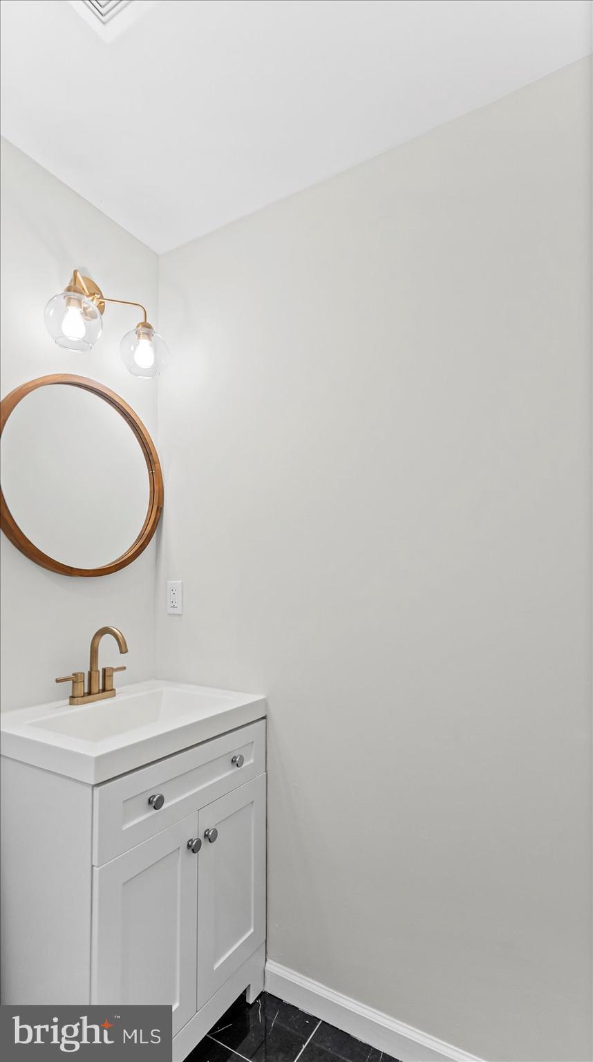 WASHINGTON VILLAGE - Residential