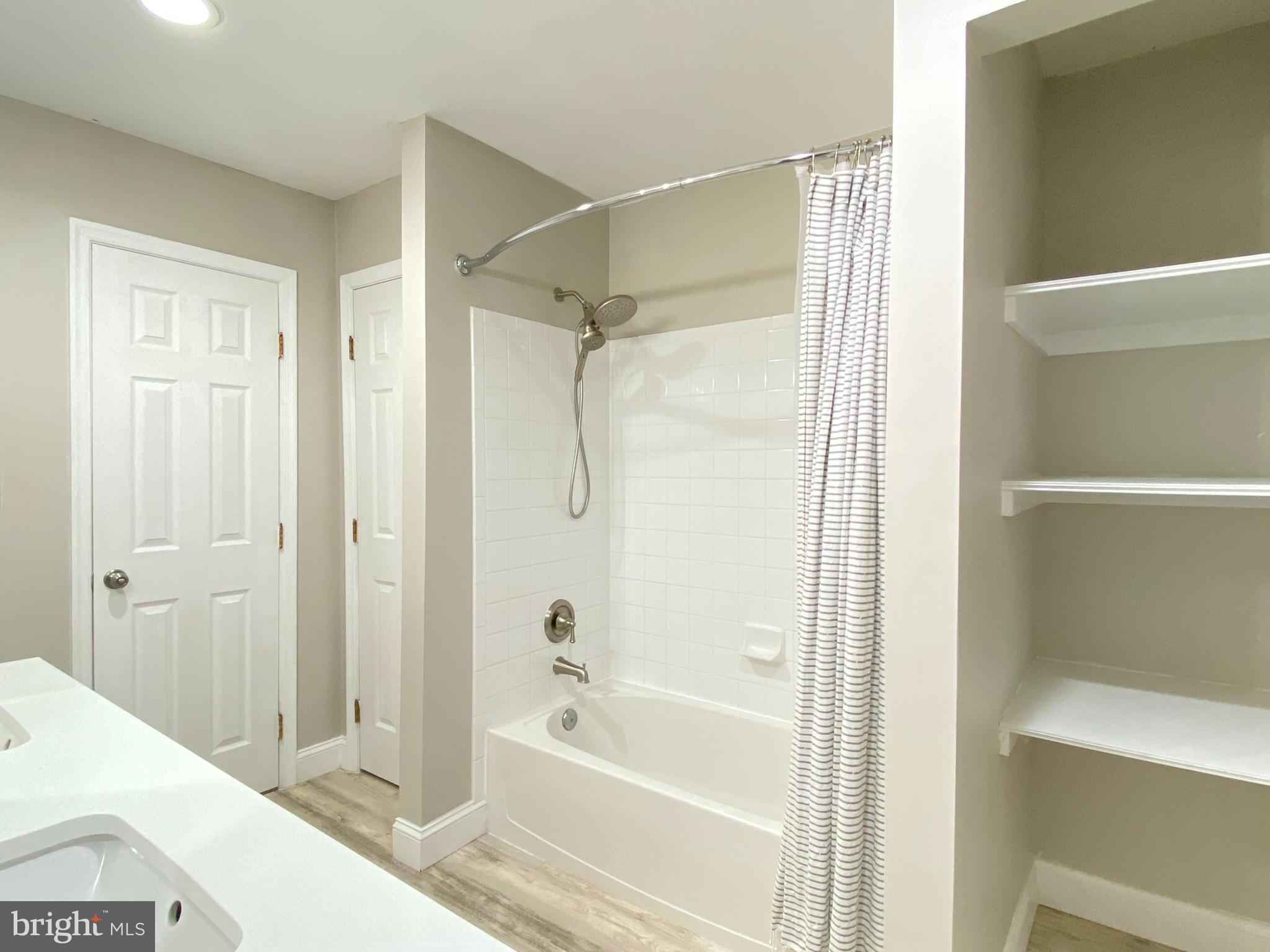 MOUNT VERNON TOWNES - Residential Lease