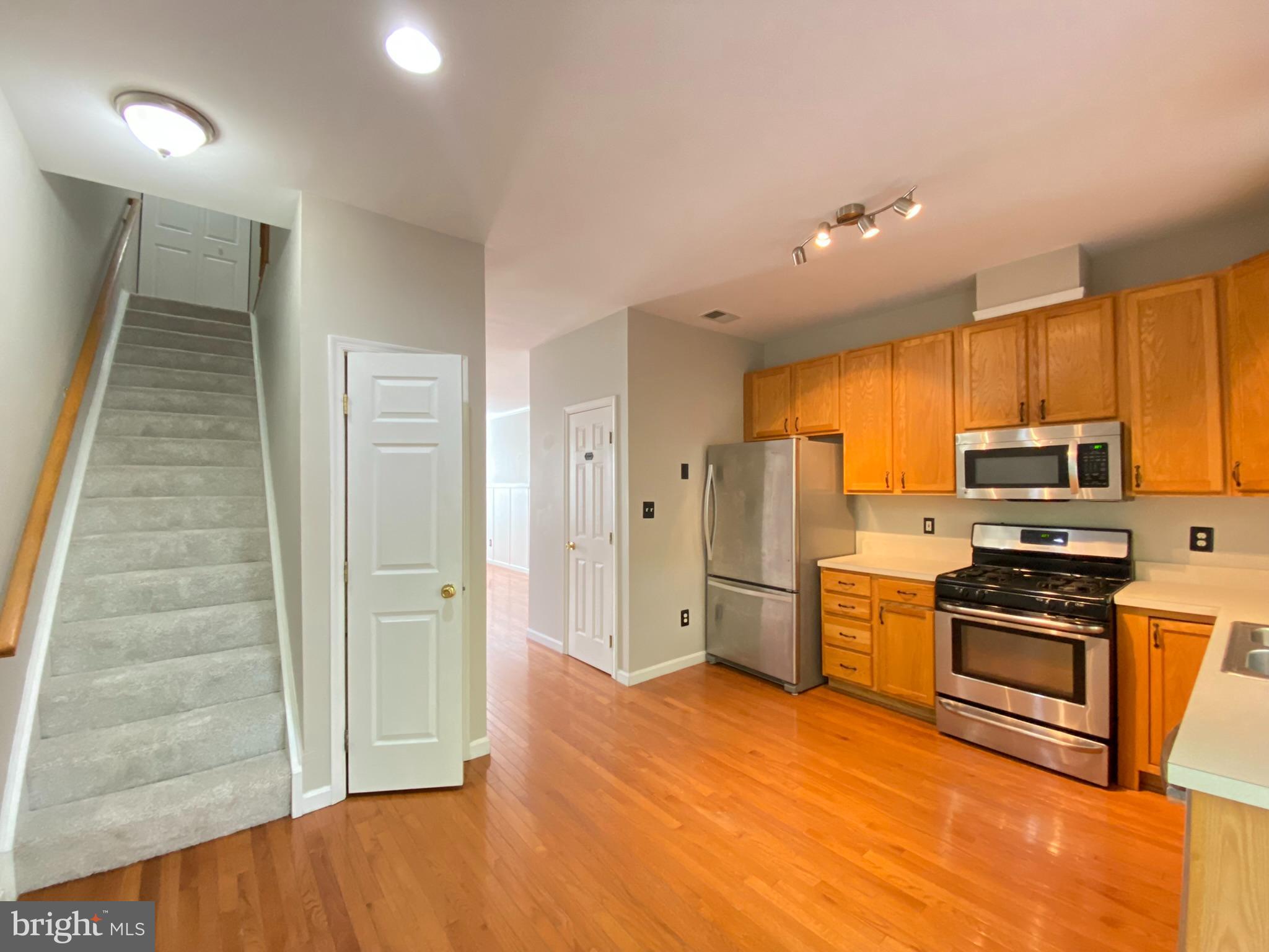 MOUNT VERNON TOWNES - Residential Lease