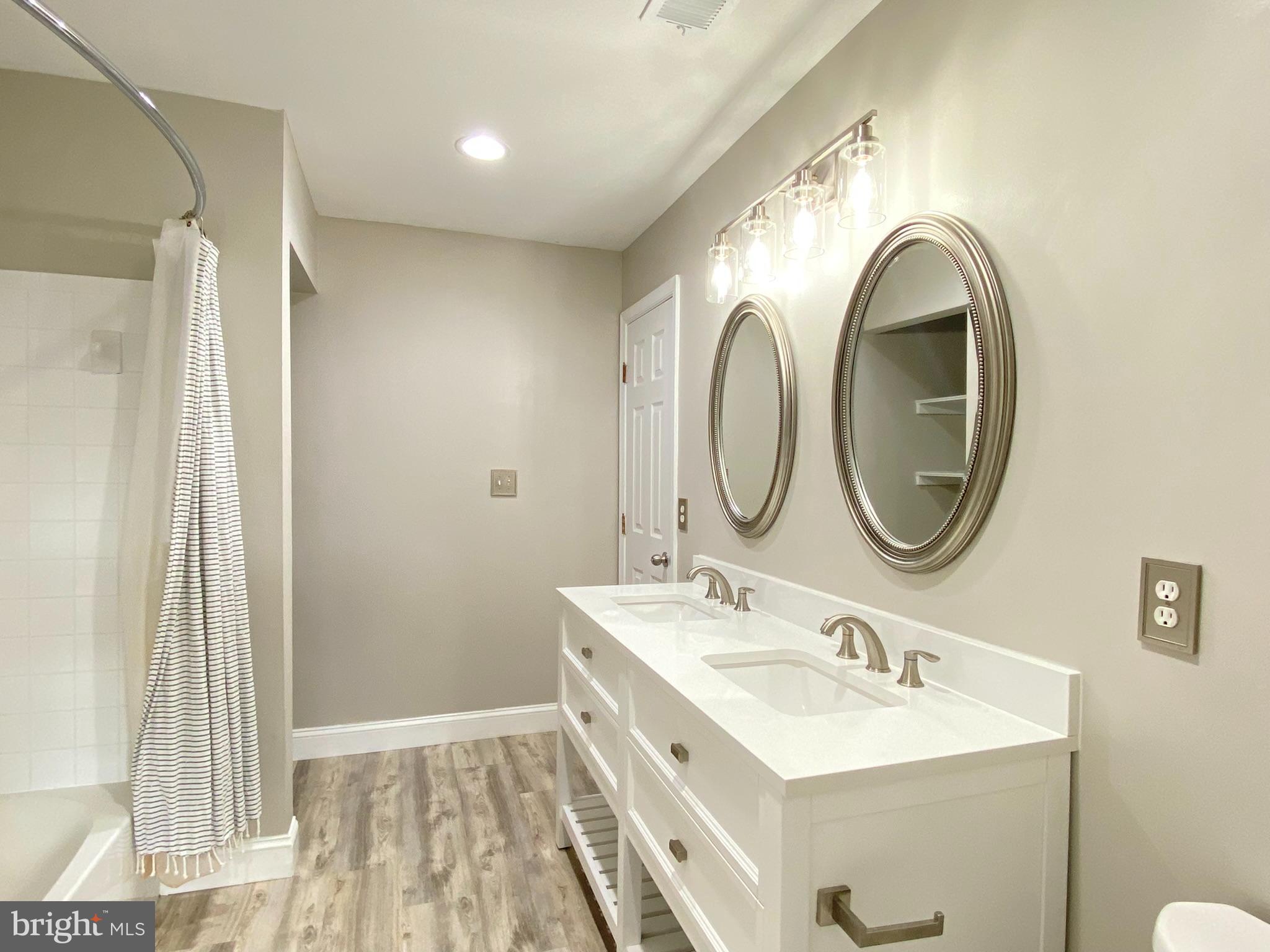 MOUNT VERNON TOWNES - Residential Lease