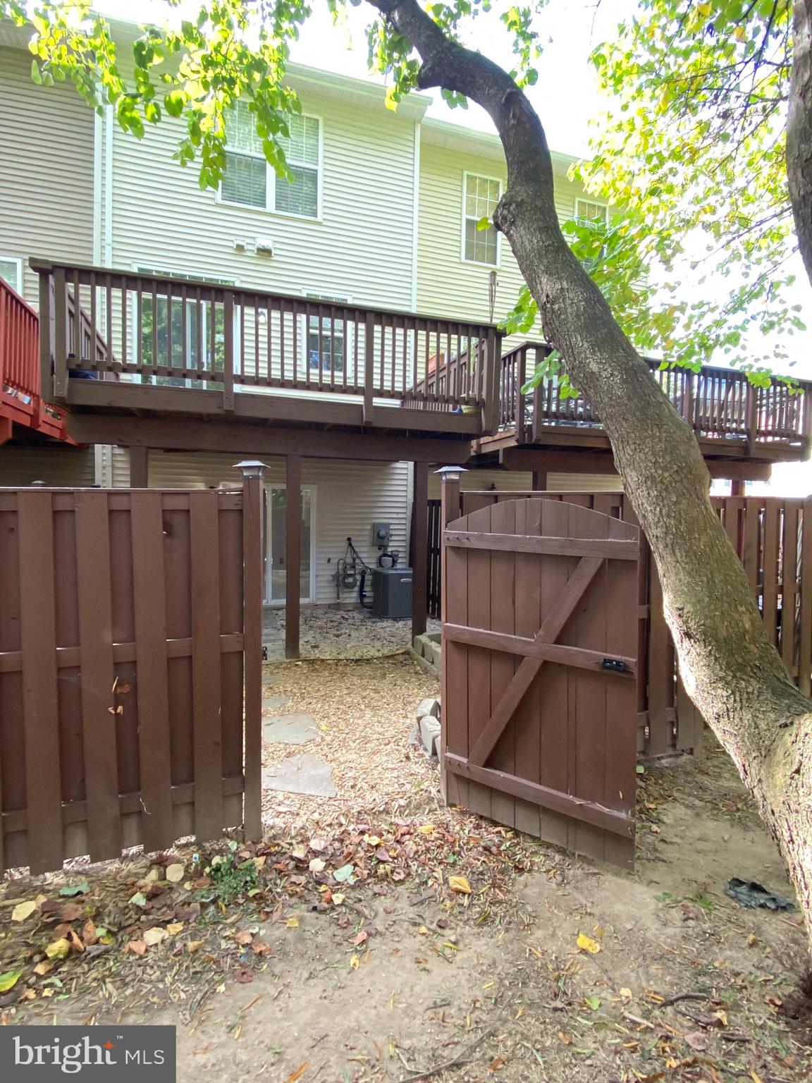 MOUNT VERNON TOWNES - Residential Lease