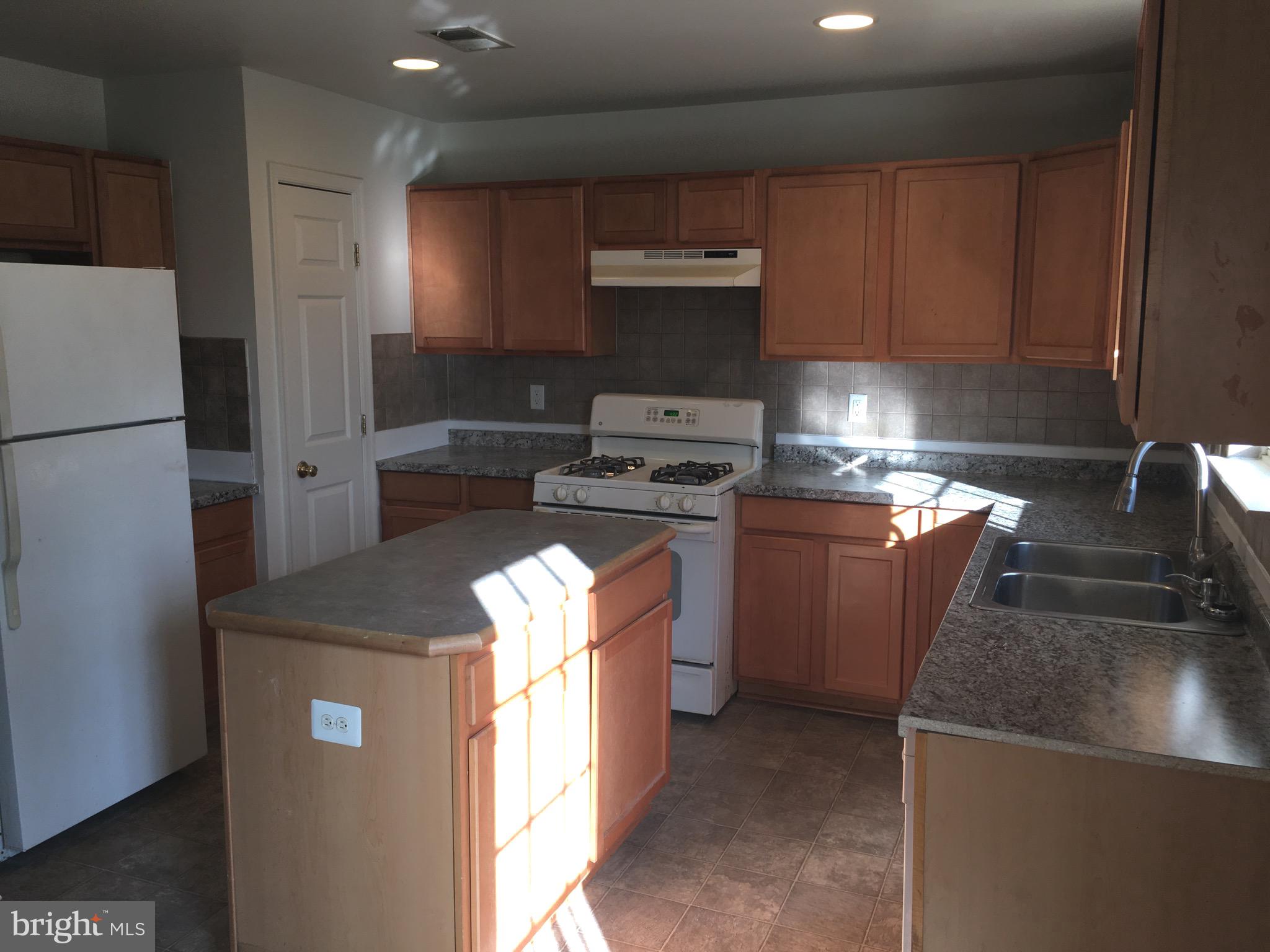 HUPPS RIDGE - Residential Lease