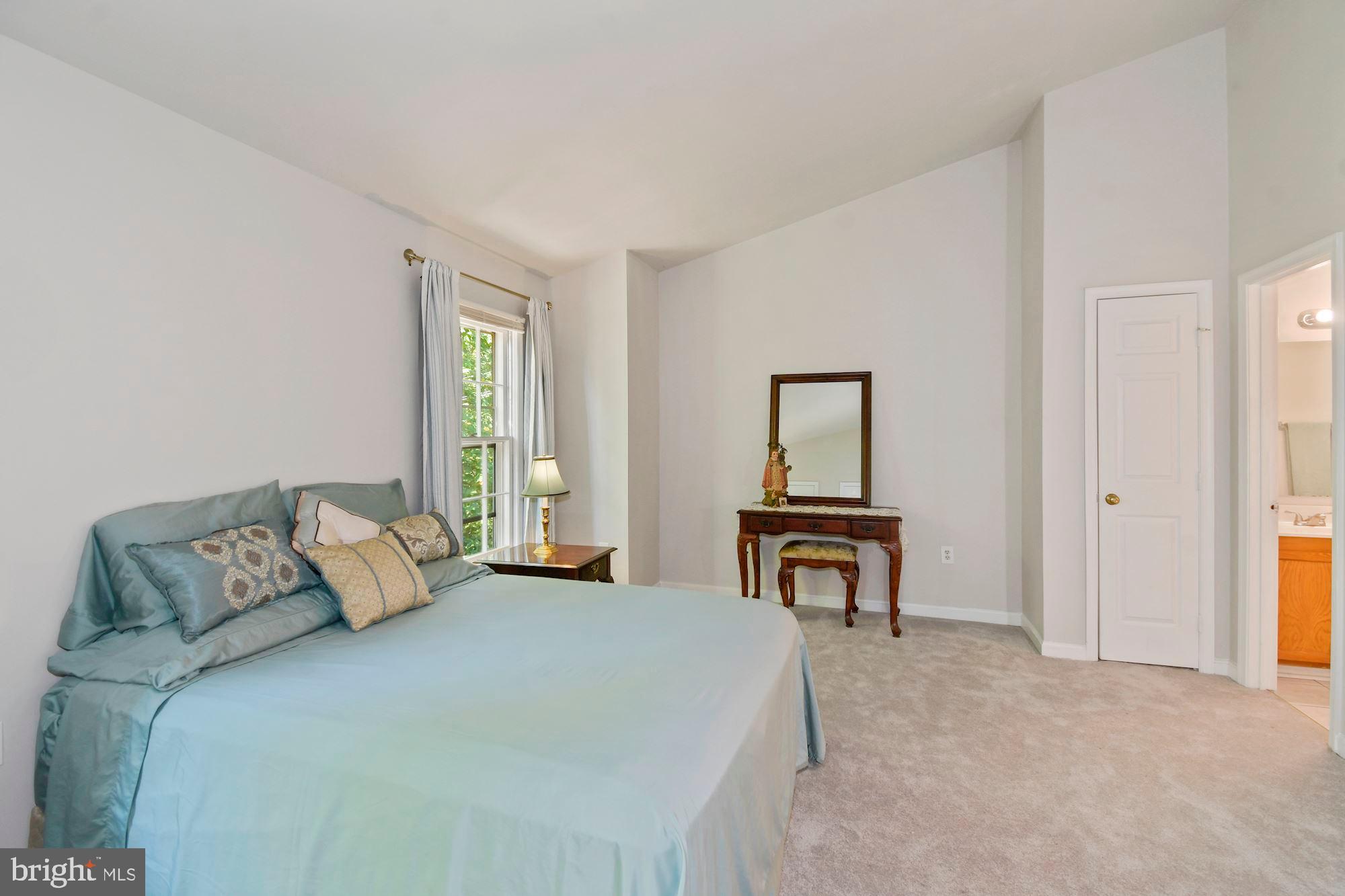 NOB HILL - Residential