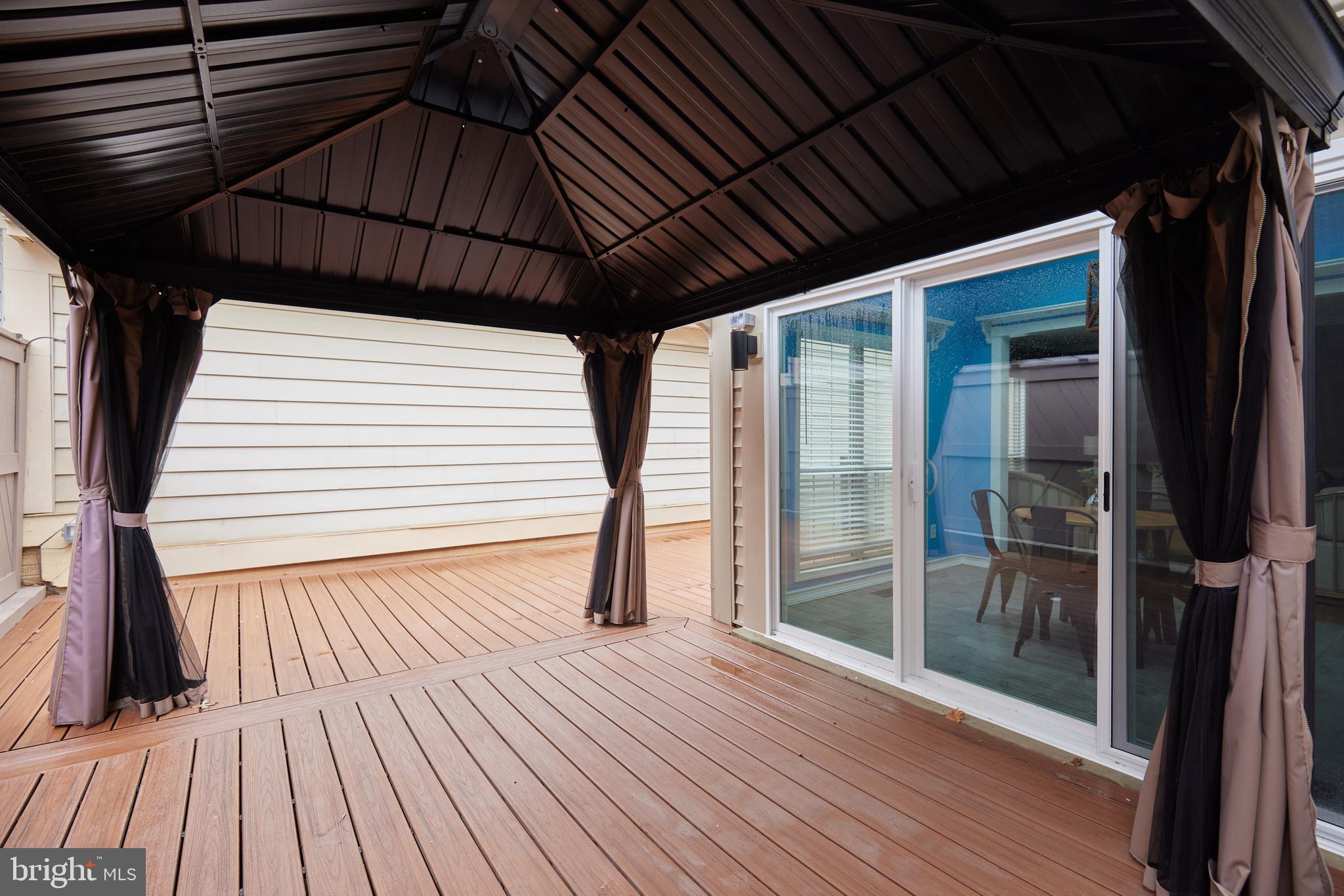 MEADOWGATE - Residential