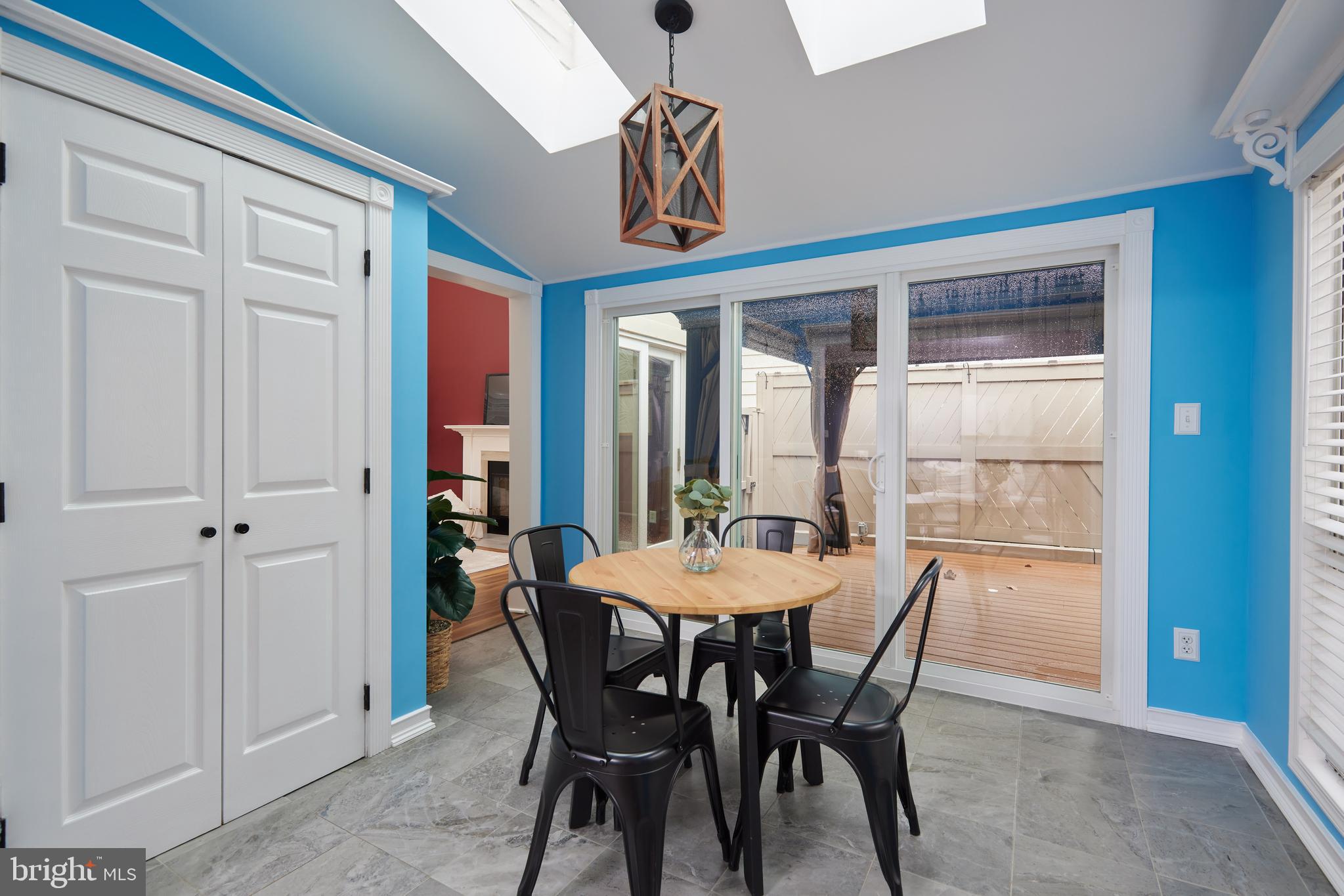 MEADOWGATE - Residential