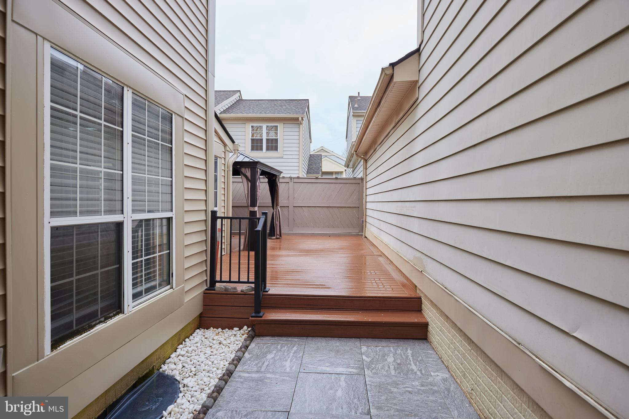 MEADOWGATE - Residential