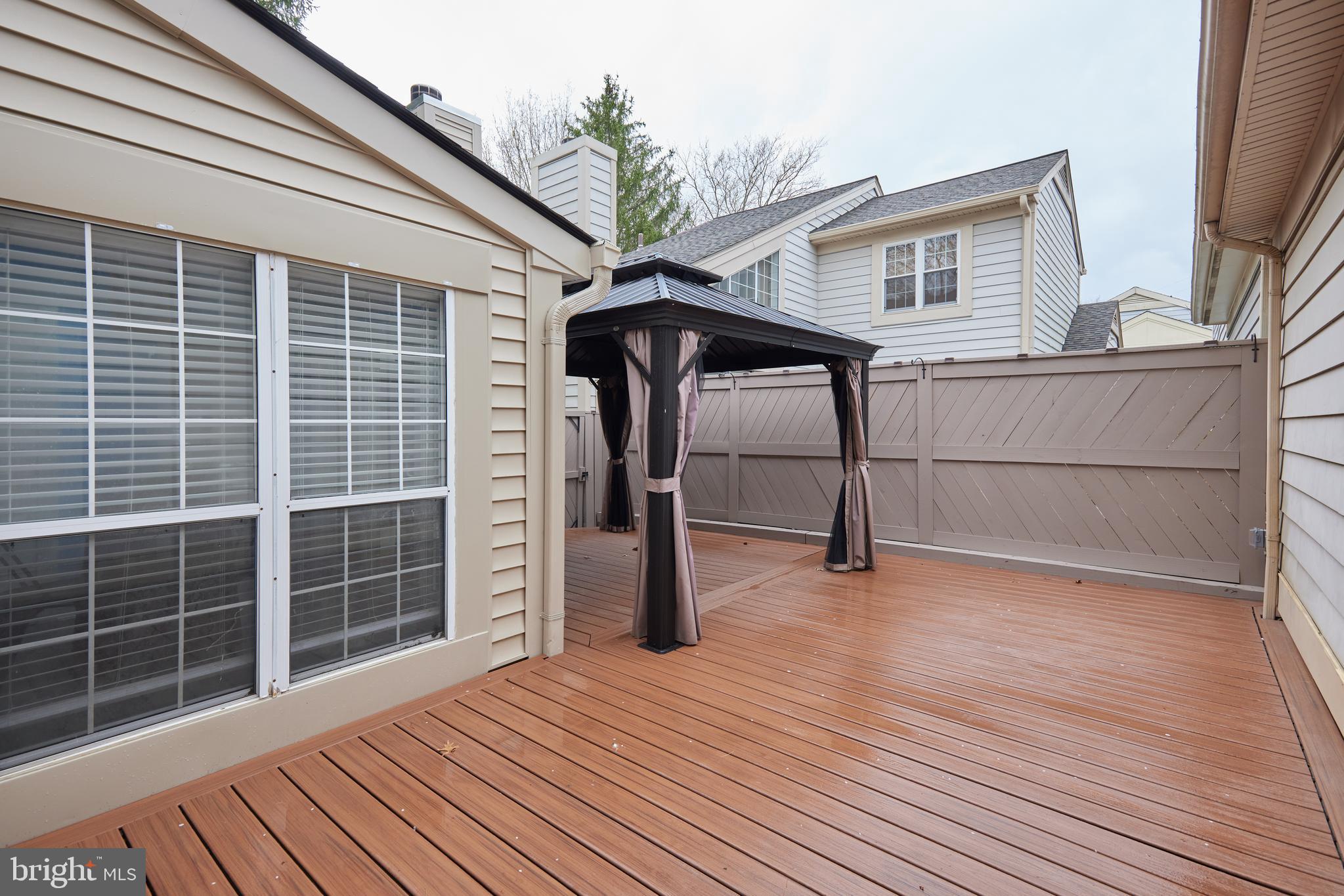 MEADOWGATE - Residential