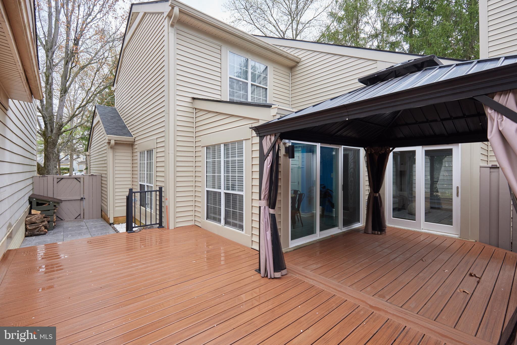 MEADOWGATE - Residential