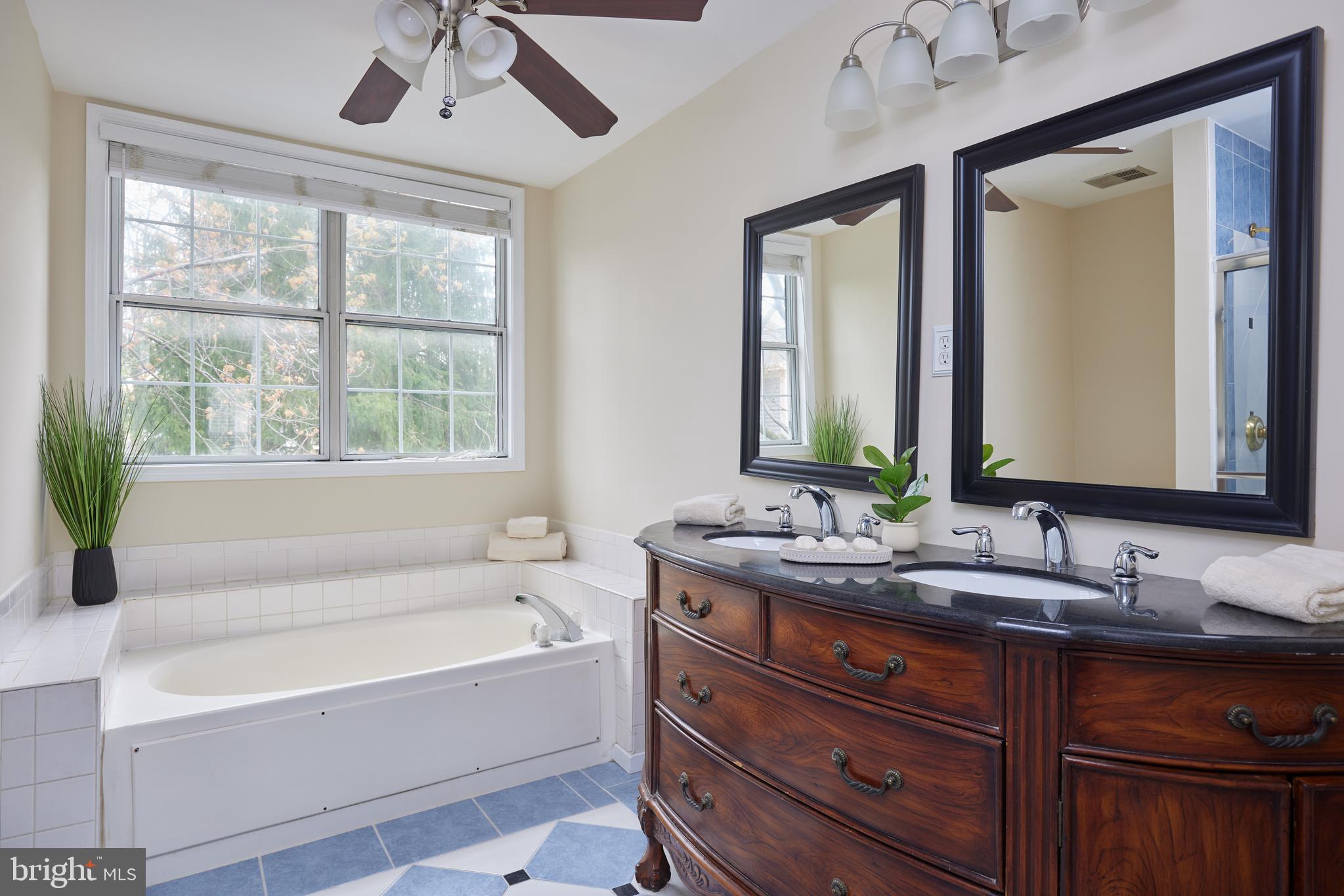 MEADOWGATE - Residential