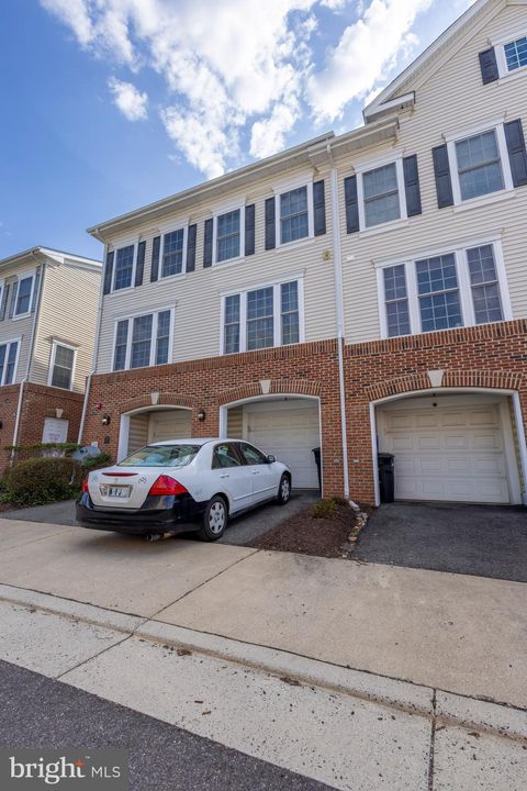 Condo For Sale - 7121 Huntley Creek Place #48<br/> Fairfax County, ALEXANDRIA, VA 22306