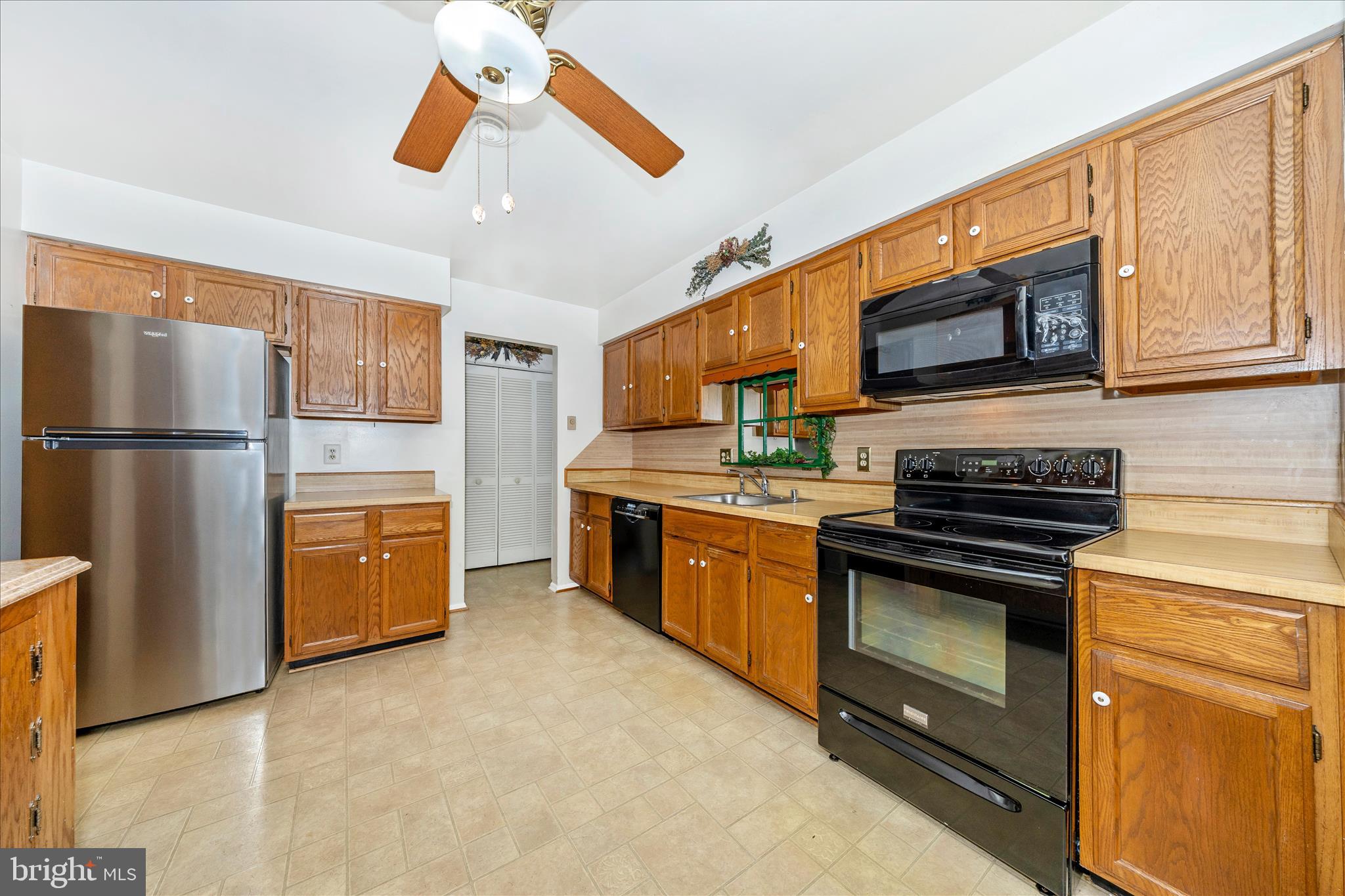 CRESTWOOD VILLAGE - Residential