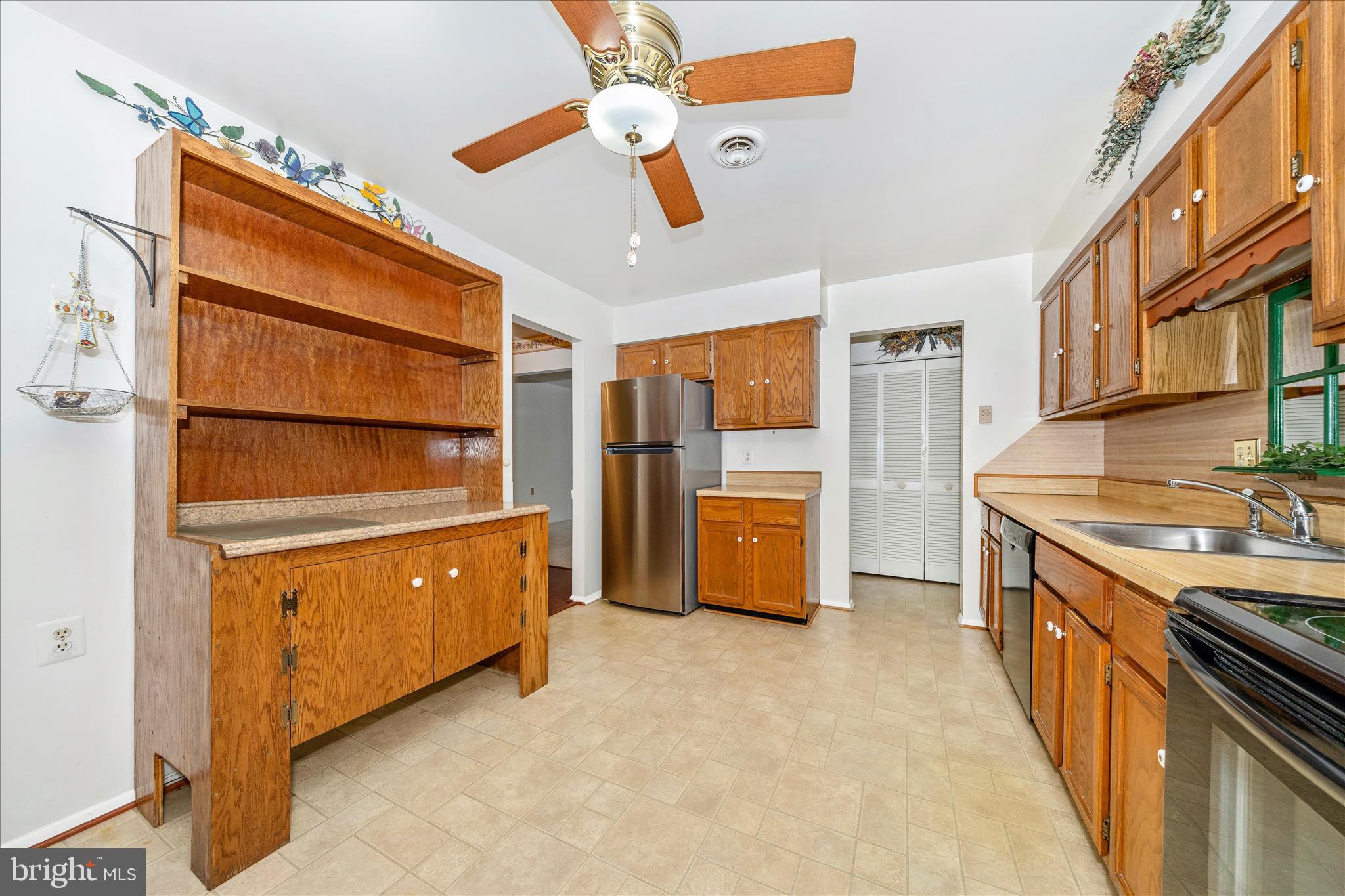 CRESTWOOD VILLAGE - Residential