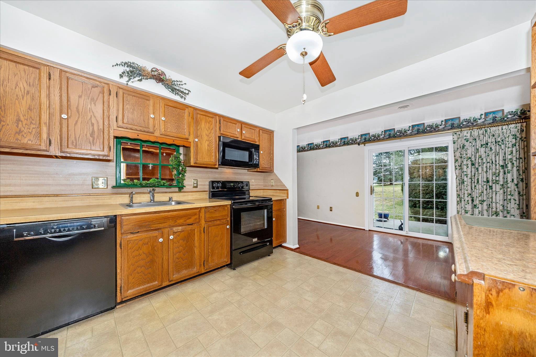 CRESTWOOD VILLAGE - Residential