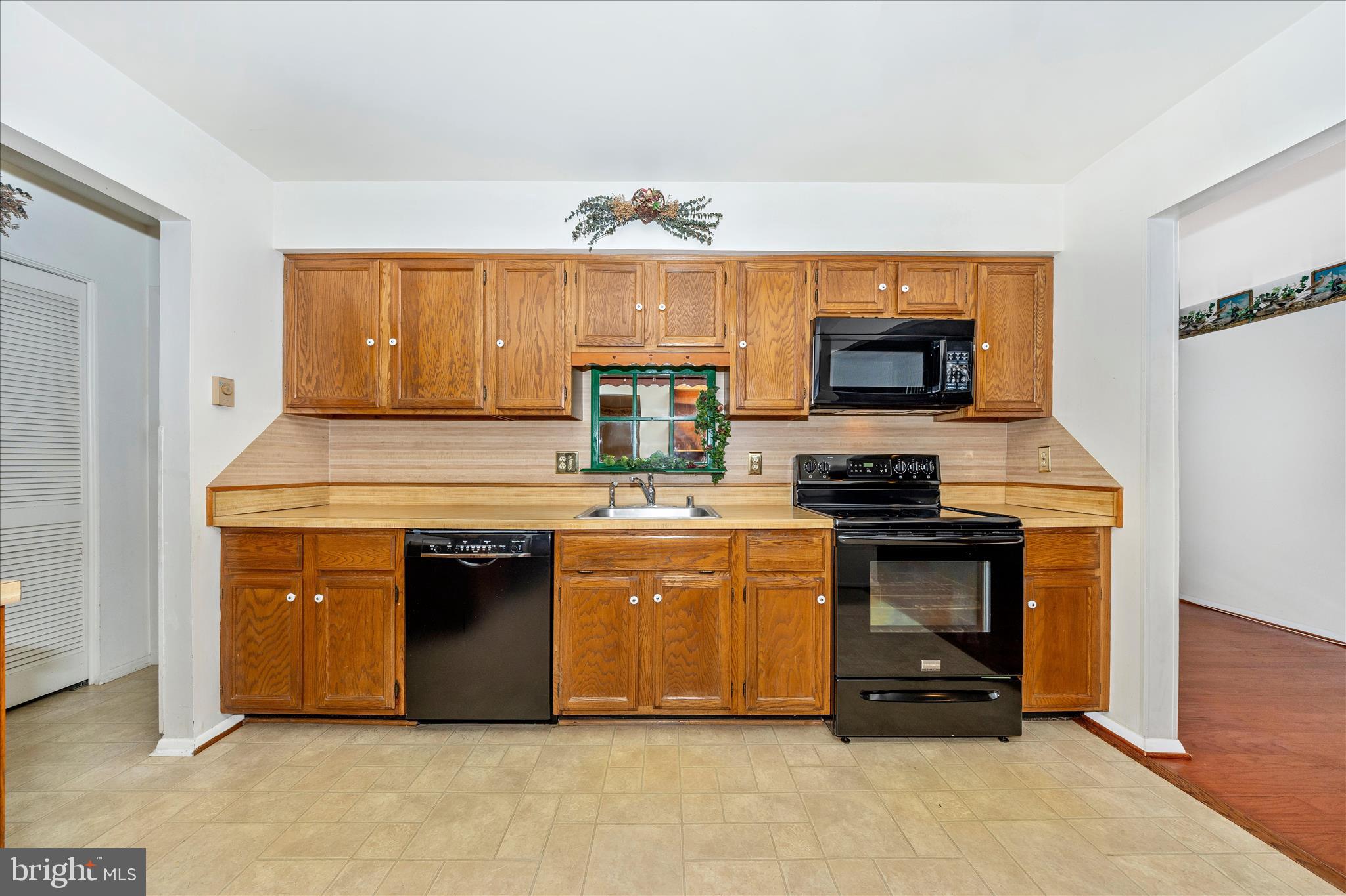 CRESTWOOD VILLAGE - Residential