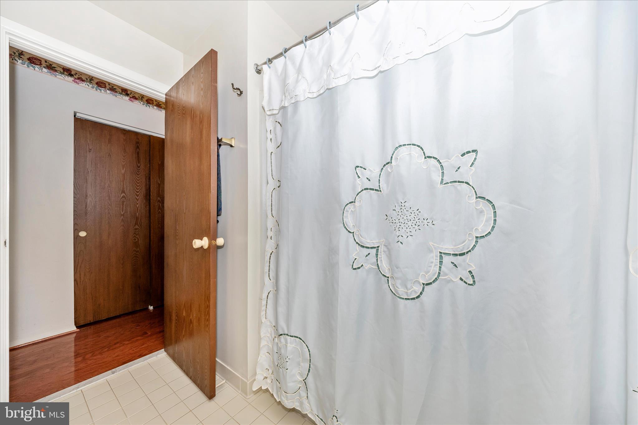 CRESTWOOD VILLAGE - Residential