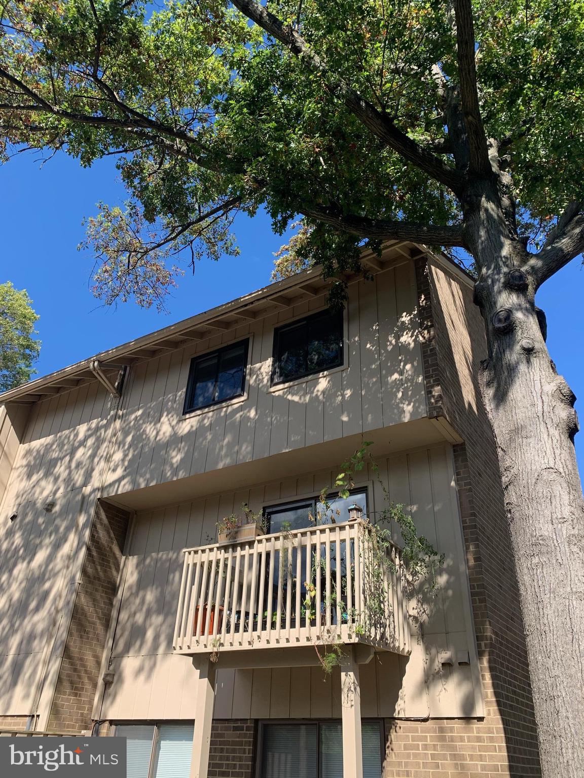 MOSBY WOODS TH CONDOS - Residential Lease