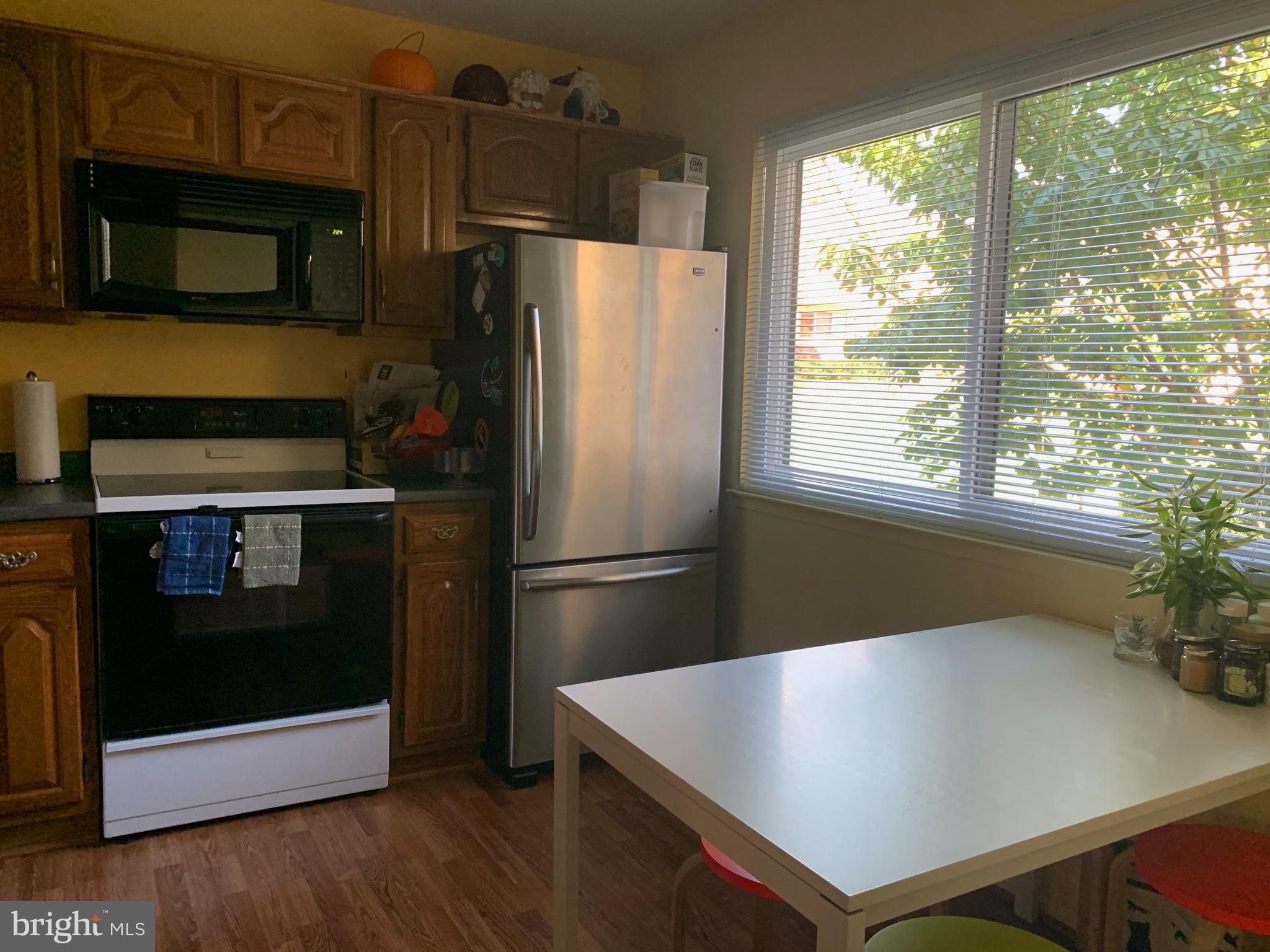 MOSBY WOODS TH CONDOS - Residential Lease