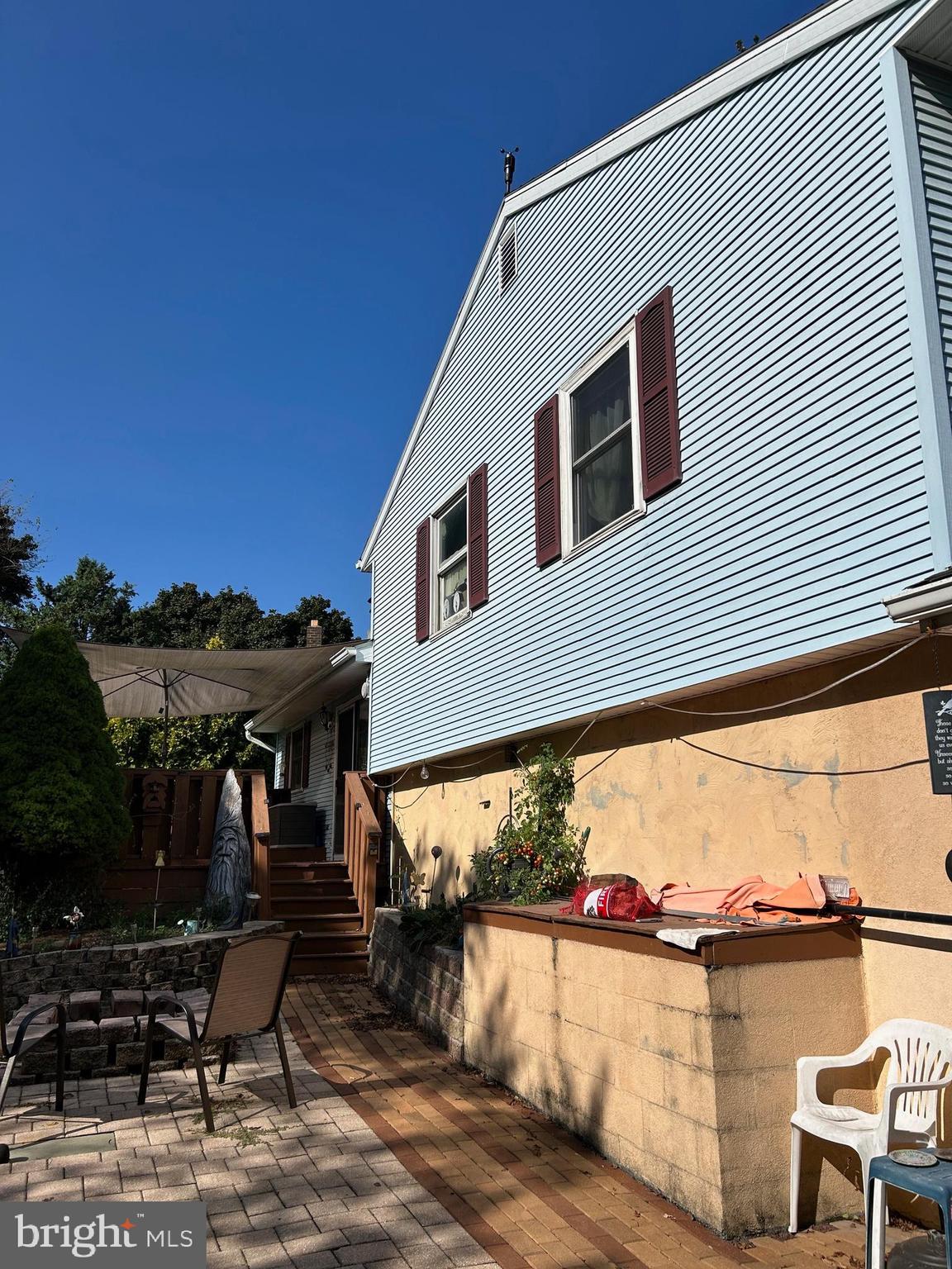 200 W MEADOW AVENUE