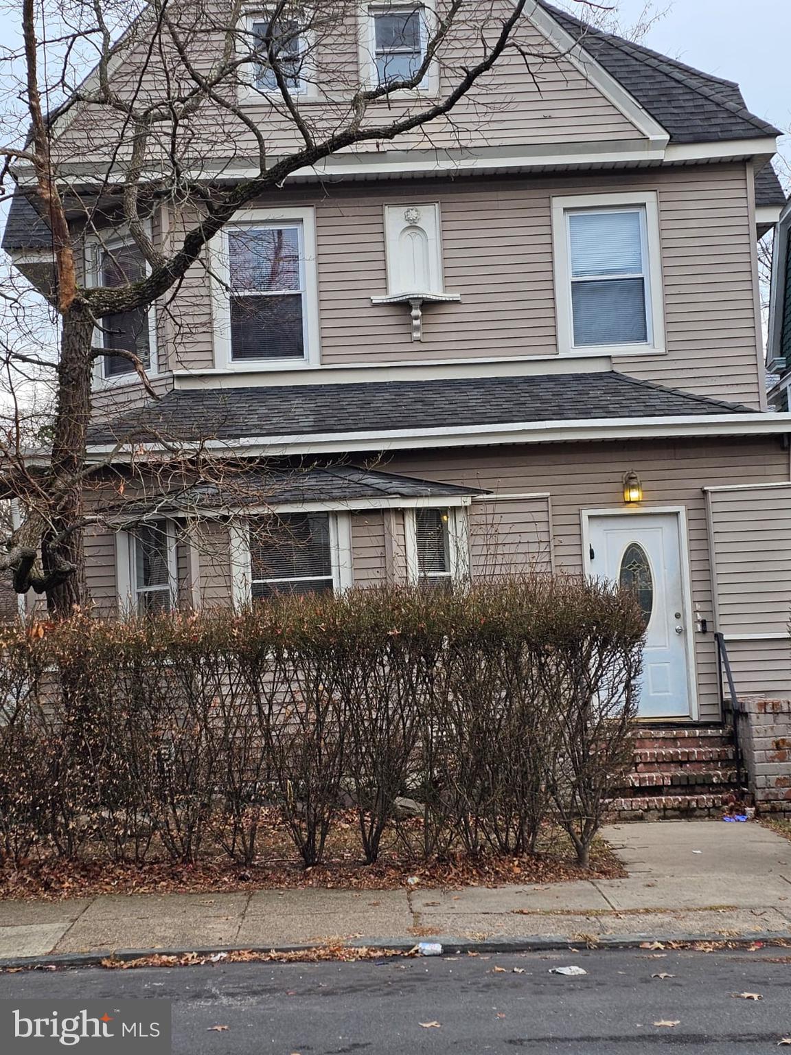 106 S OVERBROOK AVENUE