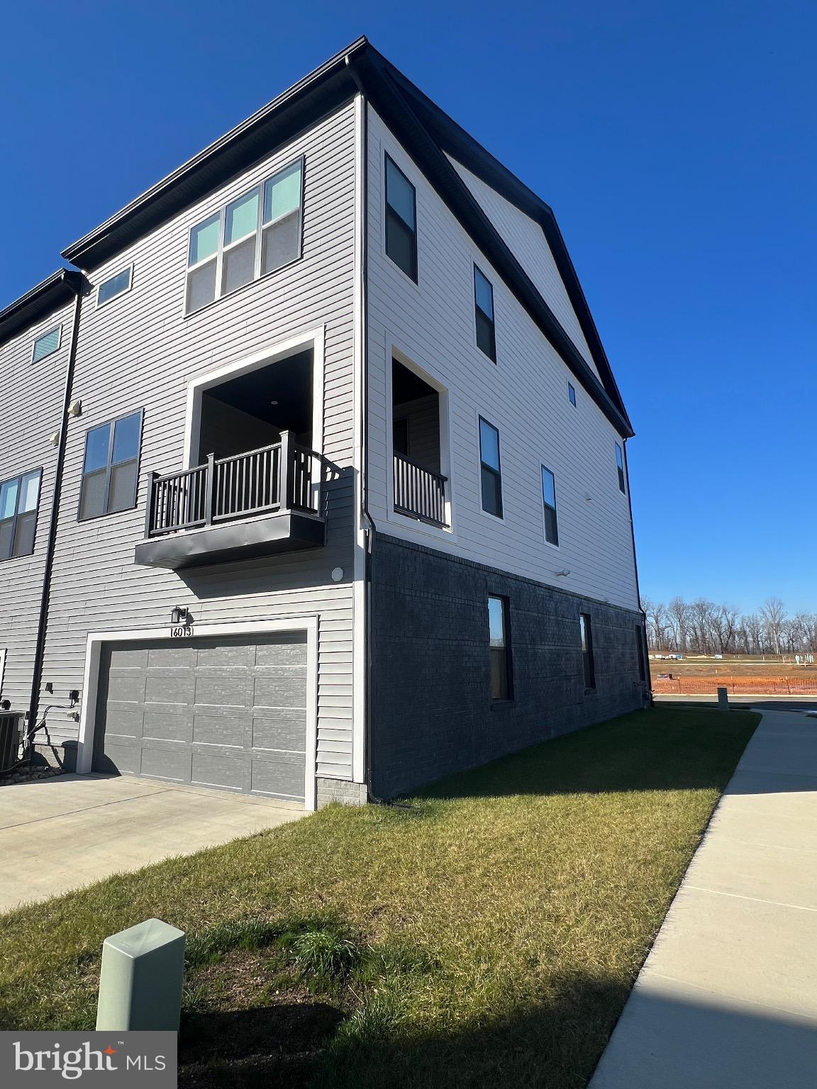 16013 HYDE PARK PLACE