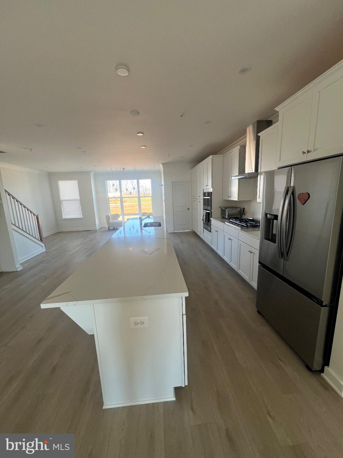 SOUTH LAKE - Residential