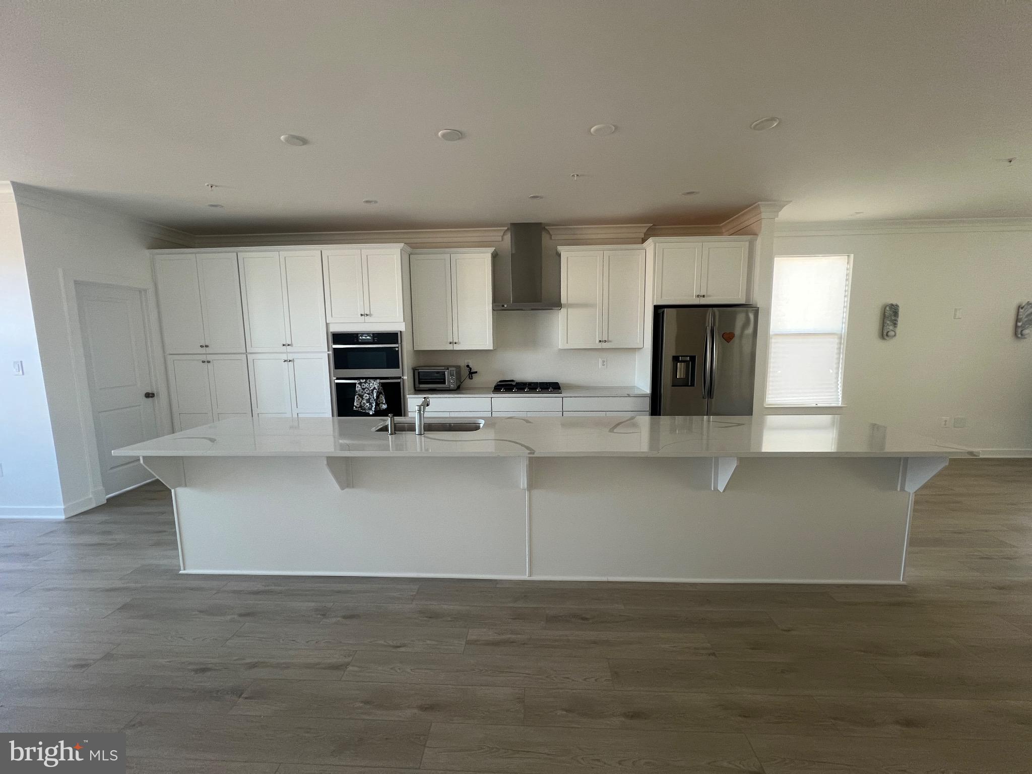 SOUTH LAKE - Residential