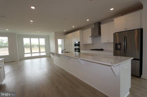 SOUTH LAKE - Residential