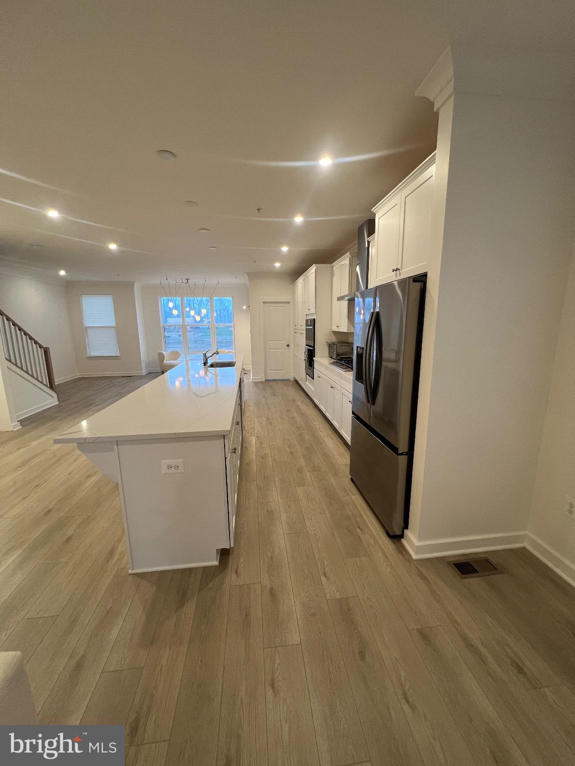 SOUTH LAKE - Residential