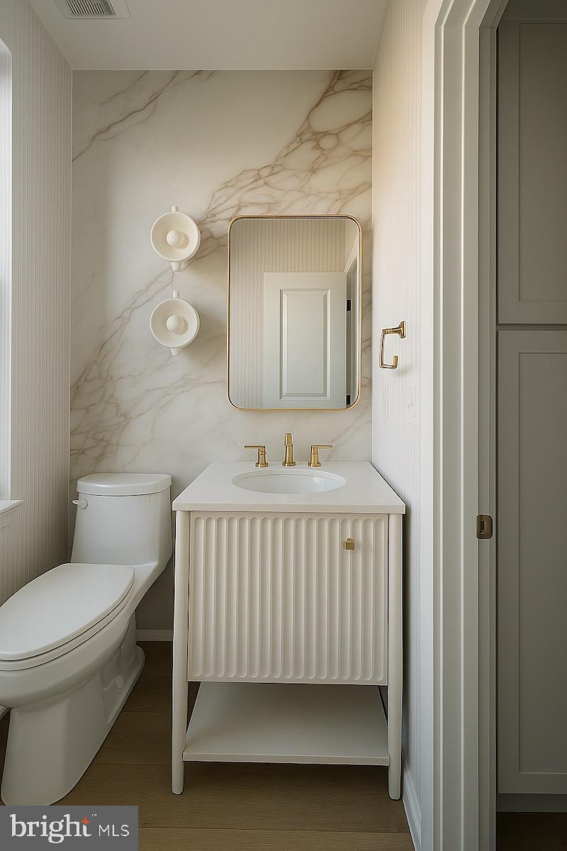 SOUTH LAKE - Residential