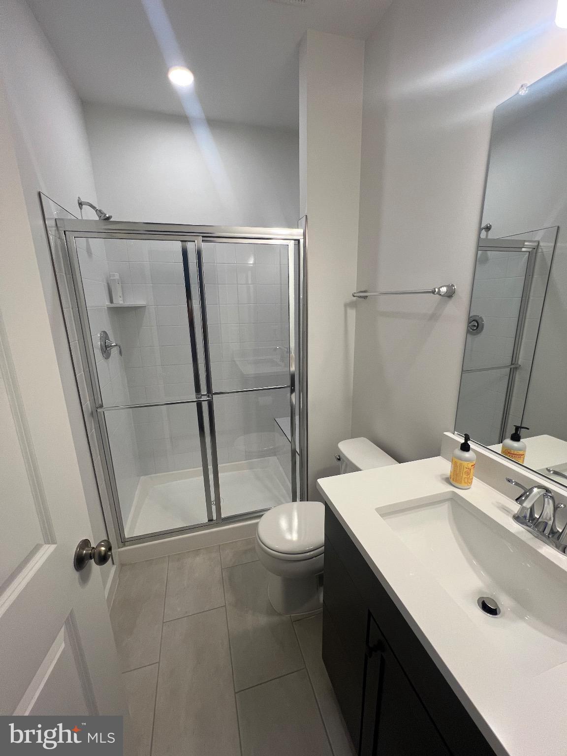 SOUTH LAKE - Residential