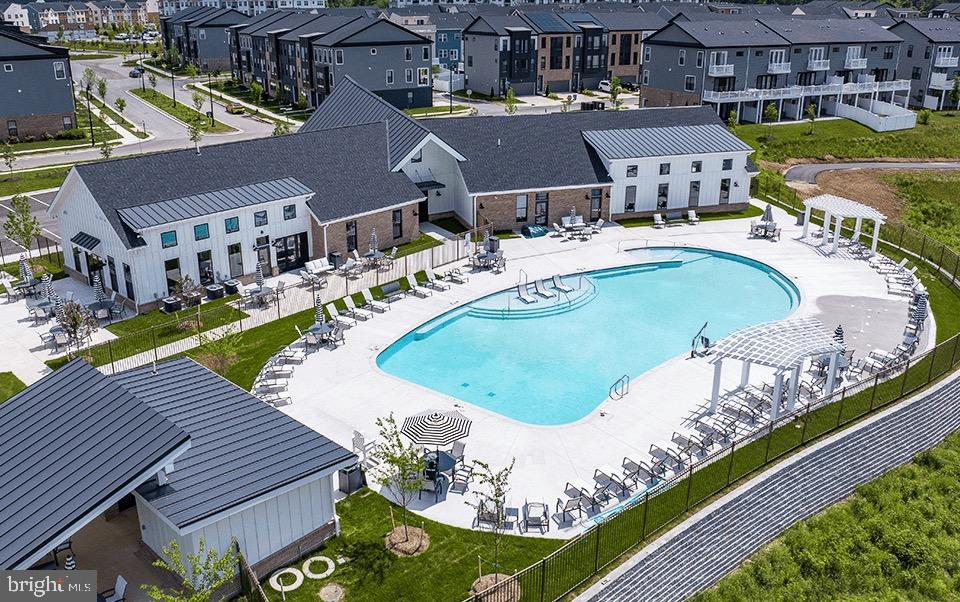 SOUTH LAKE - Residential