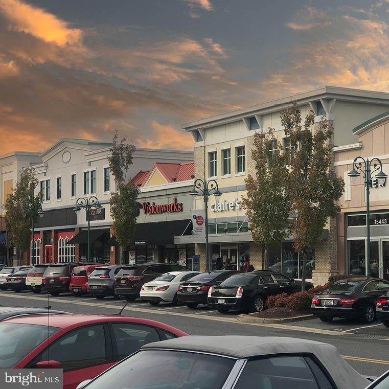 SOUTH LAKE - Residential